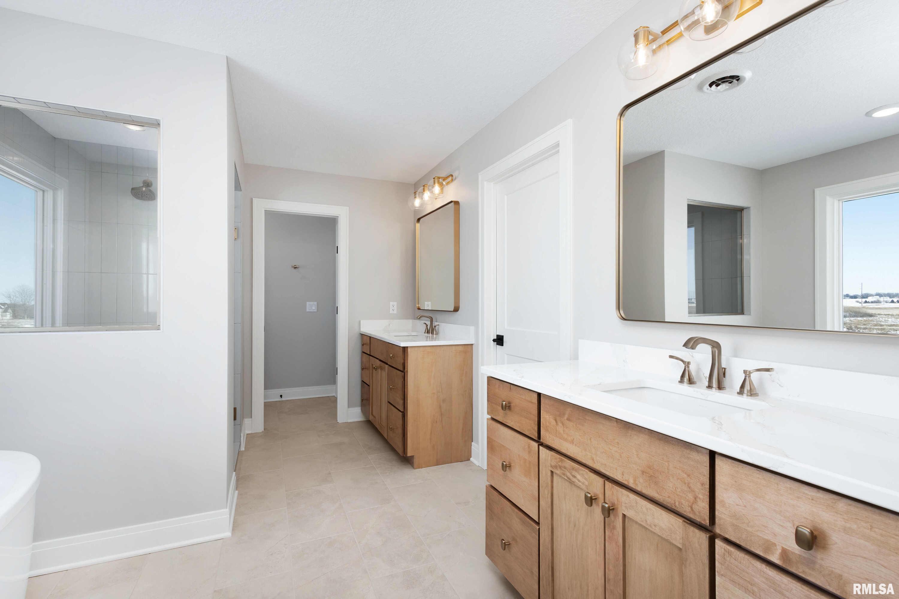6830 Wilderness Pointe, Bettendorf, Iowa image 33