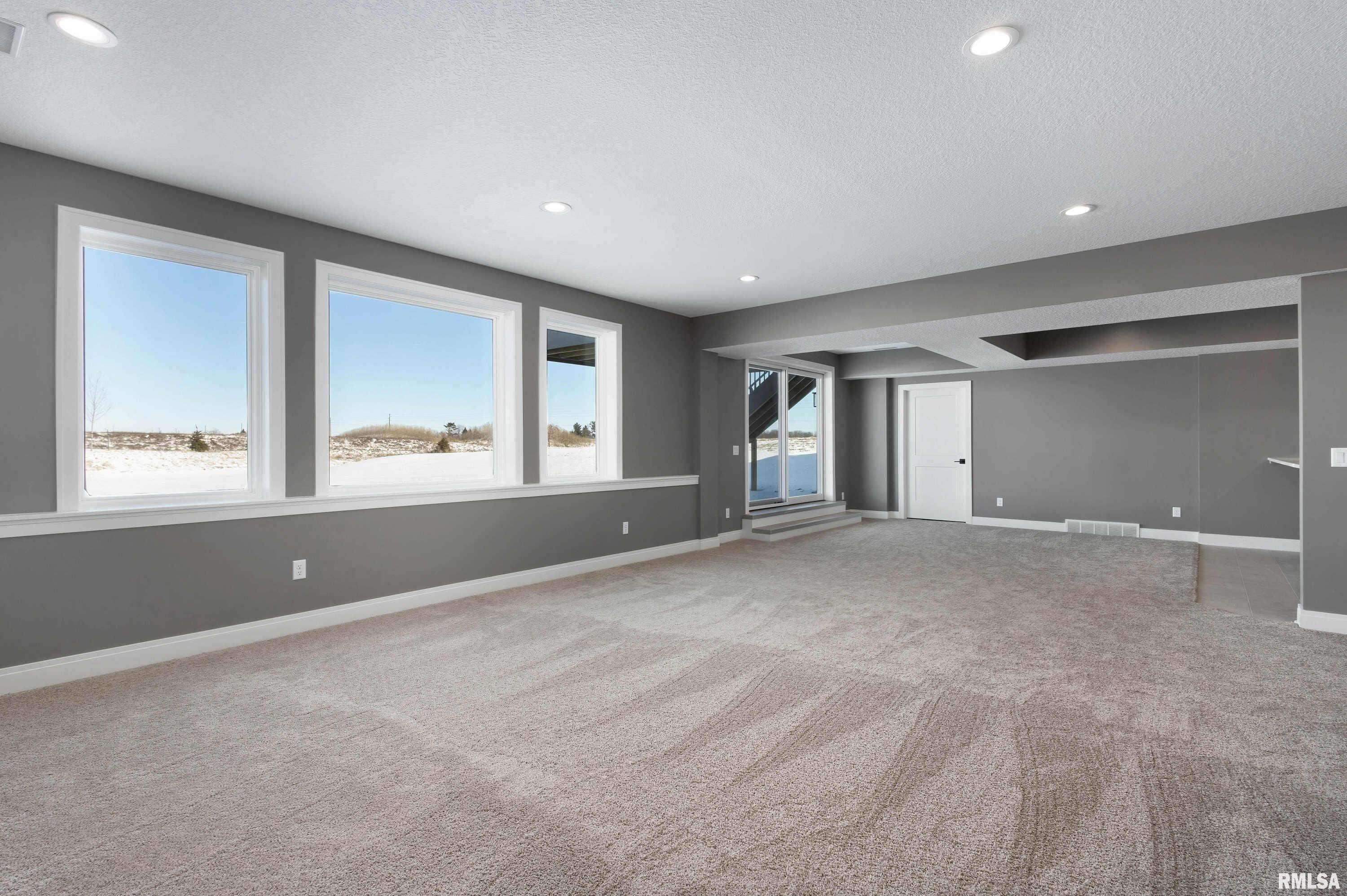 6830 Wilderness Pointe, Bettendorf, Iowa image 46