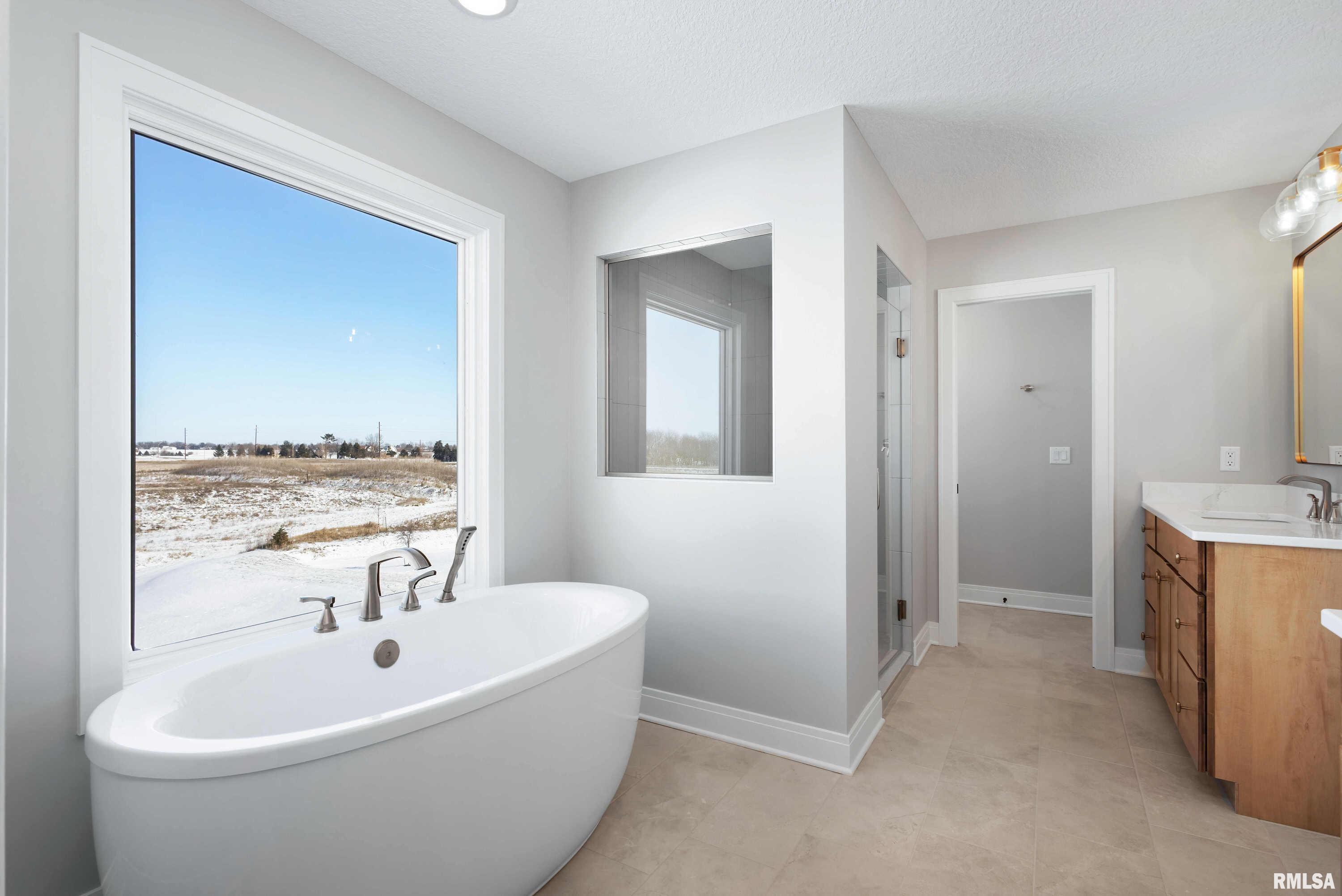 6830 Wilderness Pointe, Bettendorf, Iowa image 34