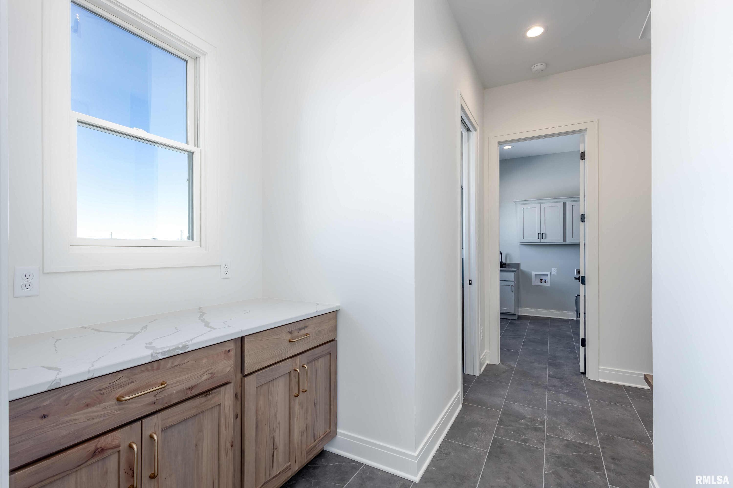 6830 Wilderness Pointe, Bettendorf, Iowa image 24