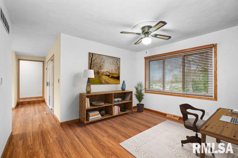 634 Suncrest Drive, Sherrard, Illinois image 9