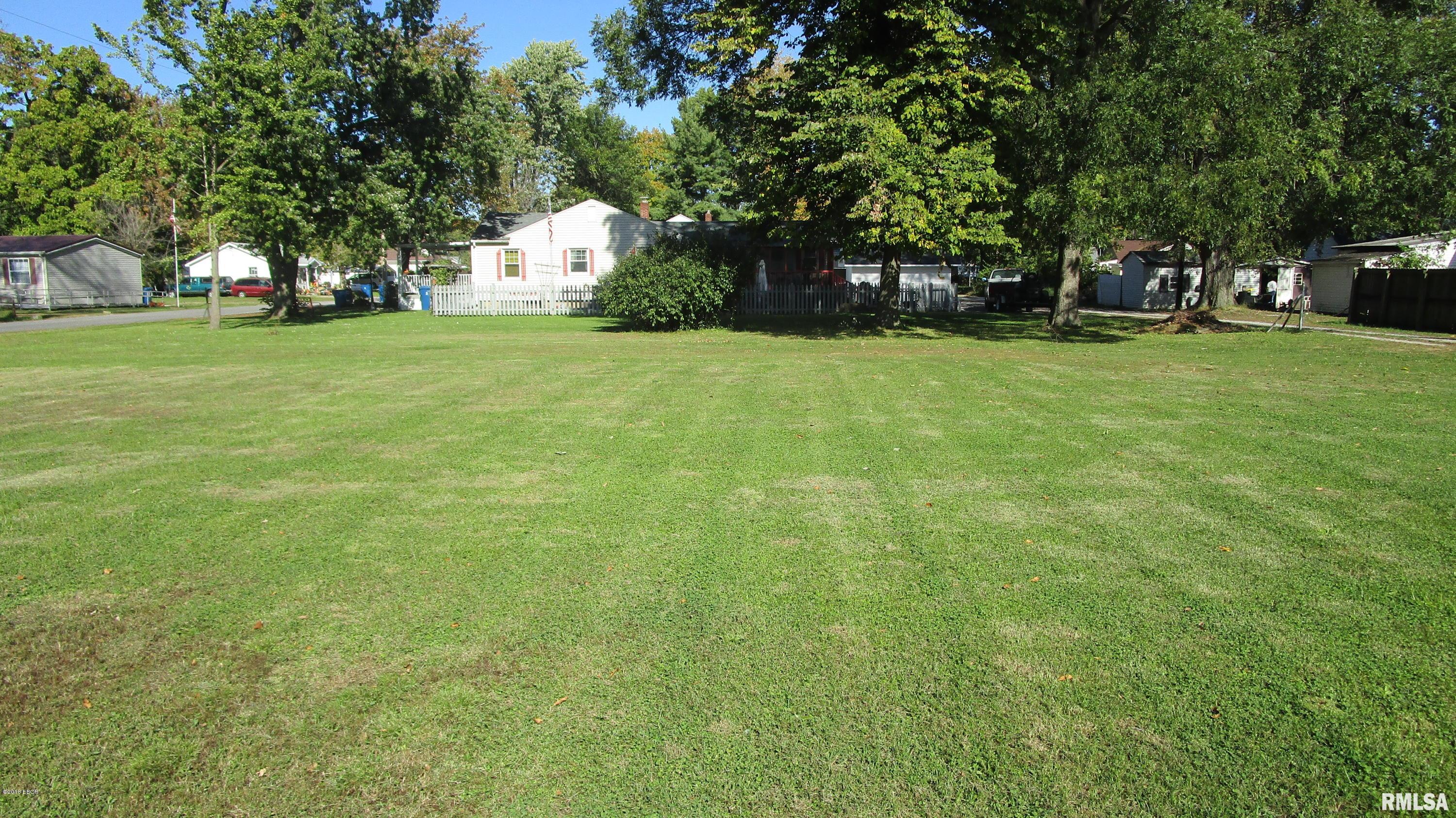 905 E North Avenue, Flora, Illinois image 3