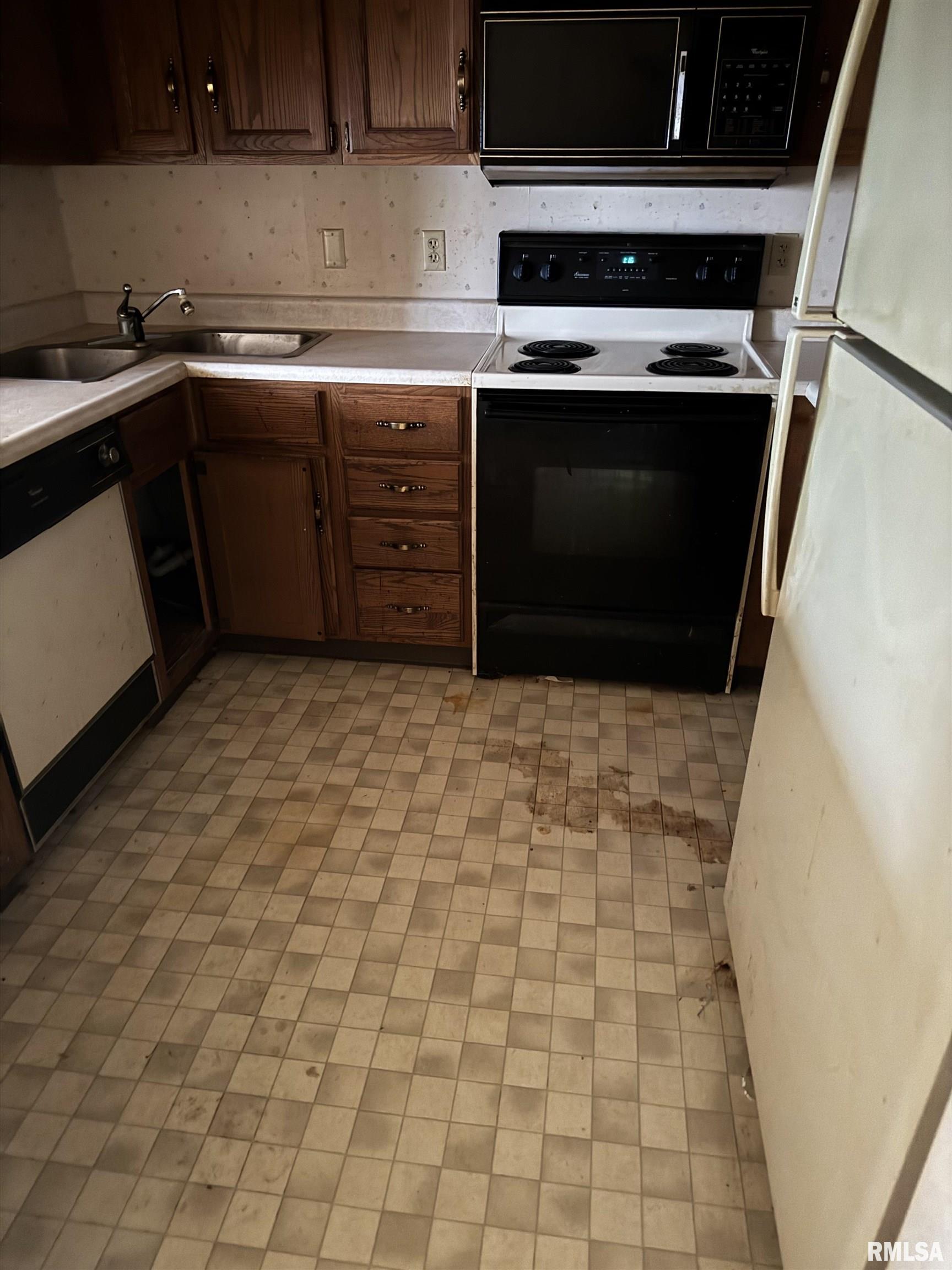 3934U Partridge Circle #206C, Bettendorf, Iowa image 3