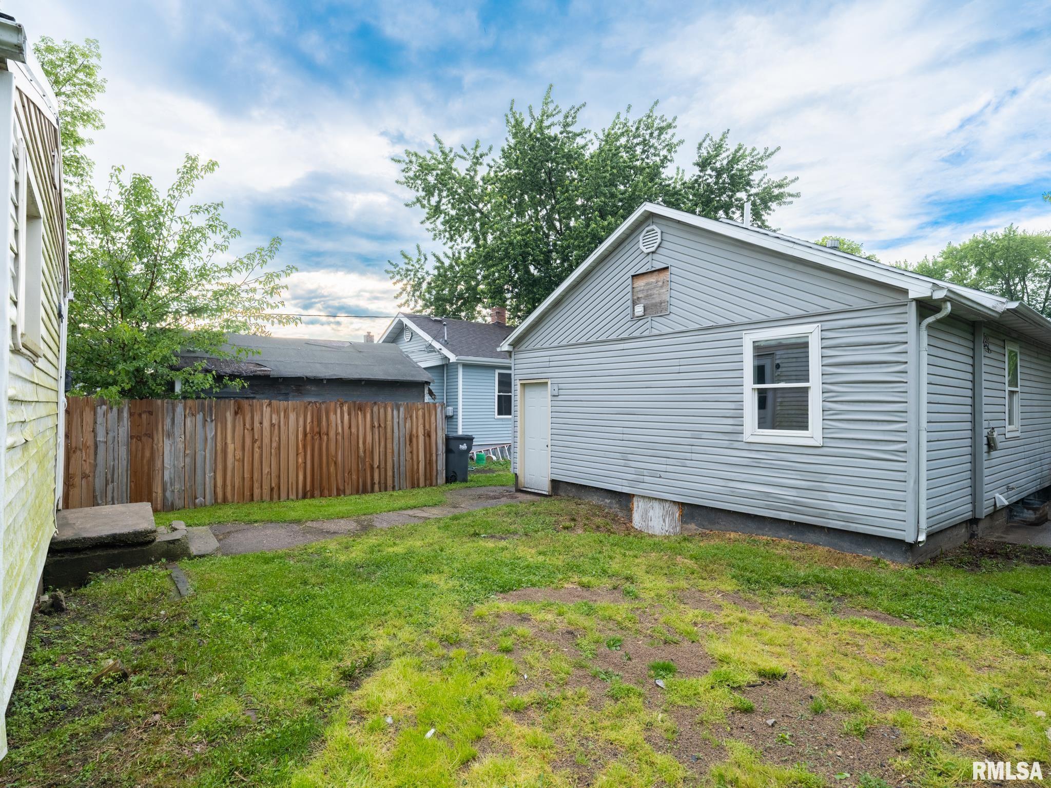 246 & 246 1/2 Herget Street, Pekin, Illinois image 38