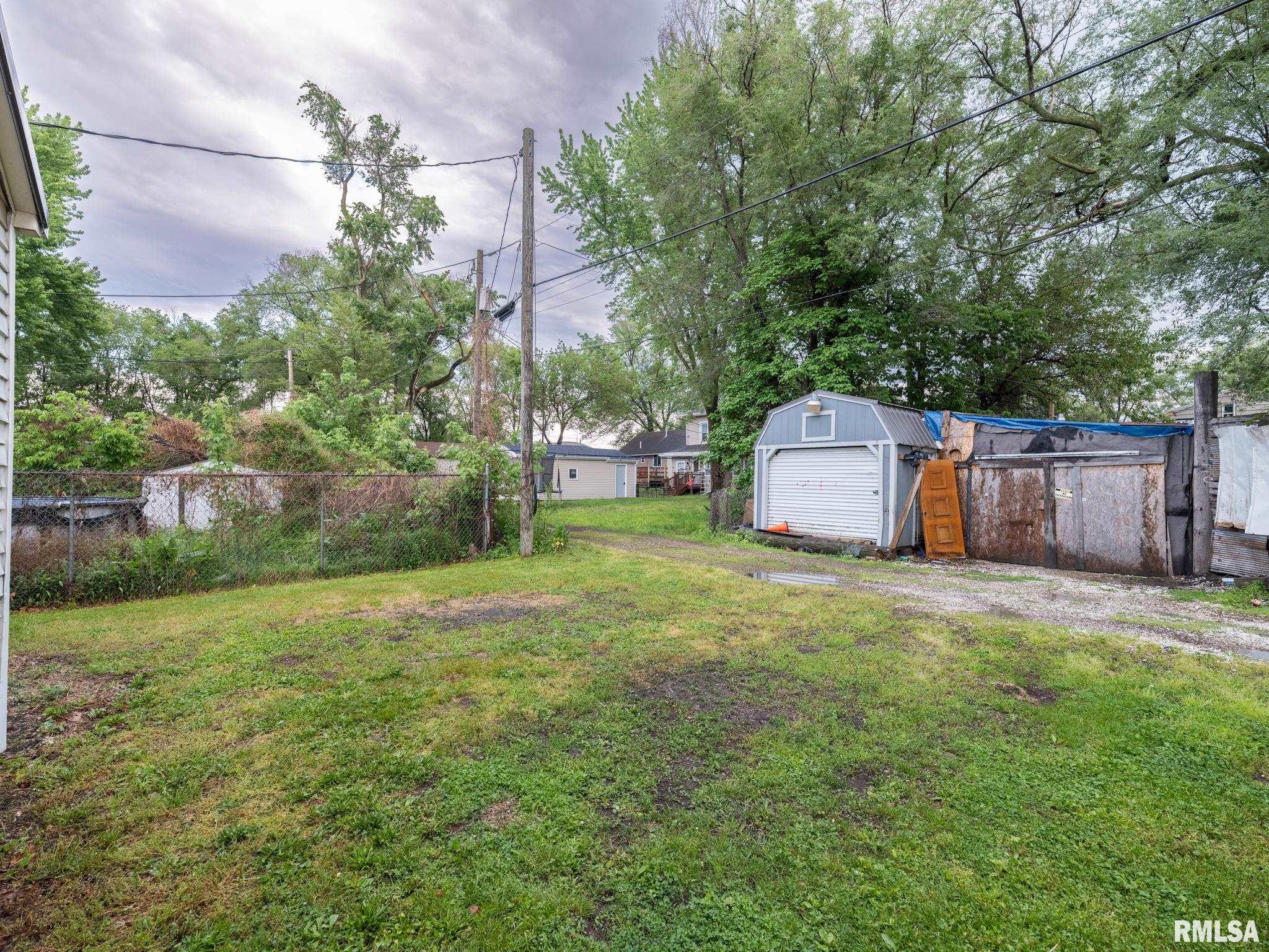 246 & 246 1/2 Herget Street, Pekin, Illinois image 47