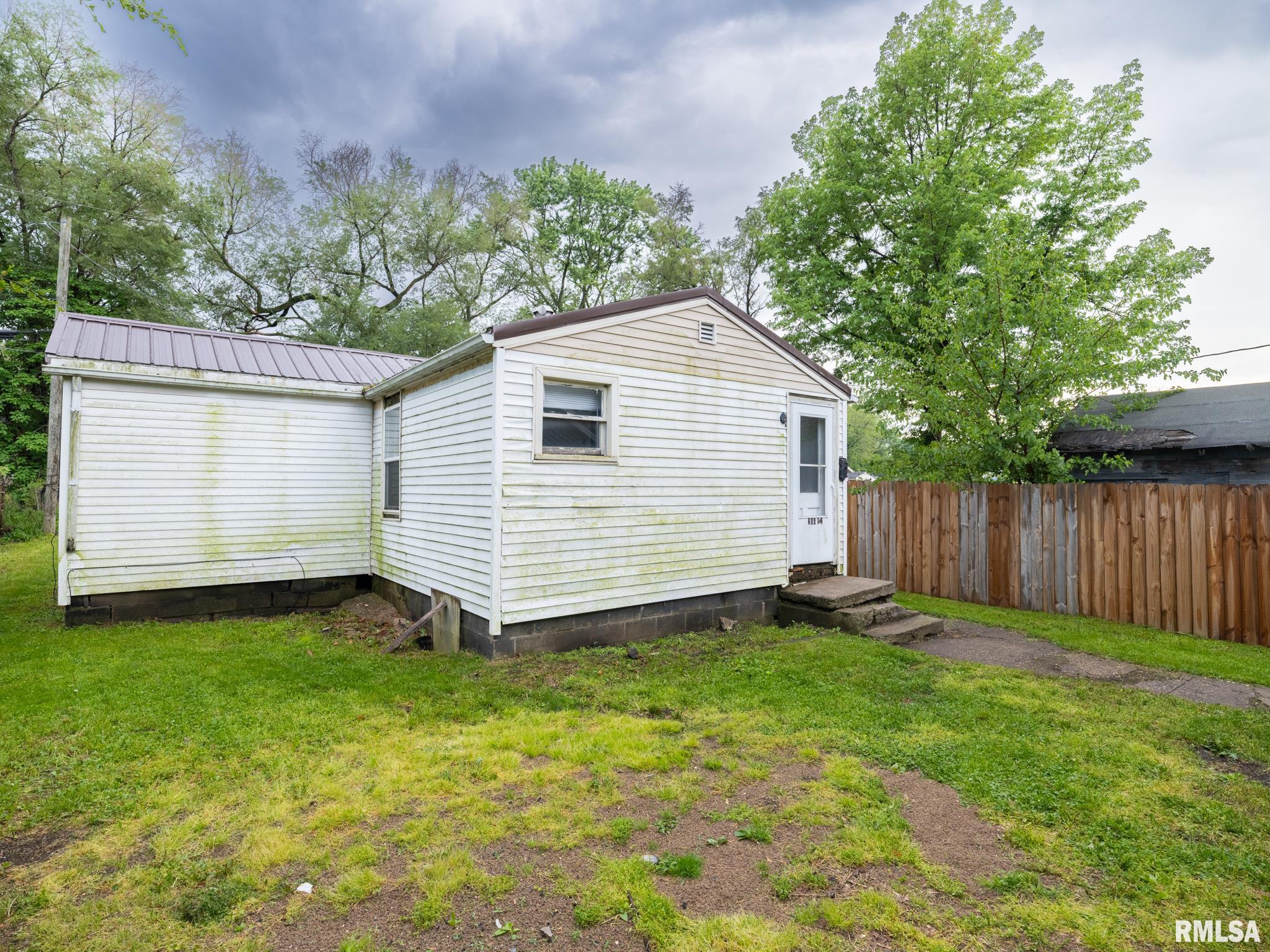 246 & 246 1/2 Herget Street, Pekin, Illinois image 45