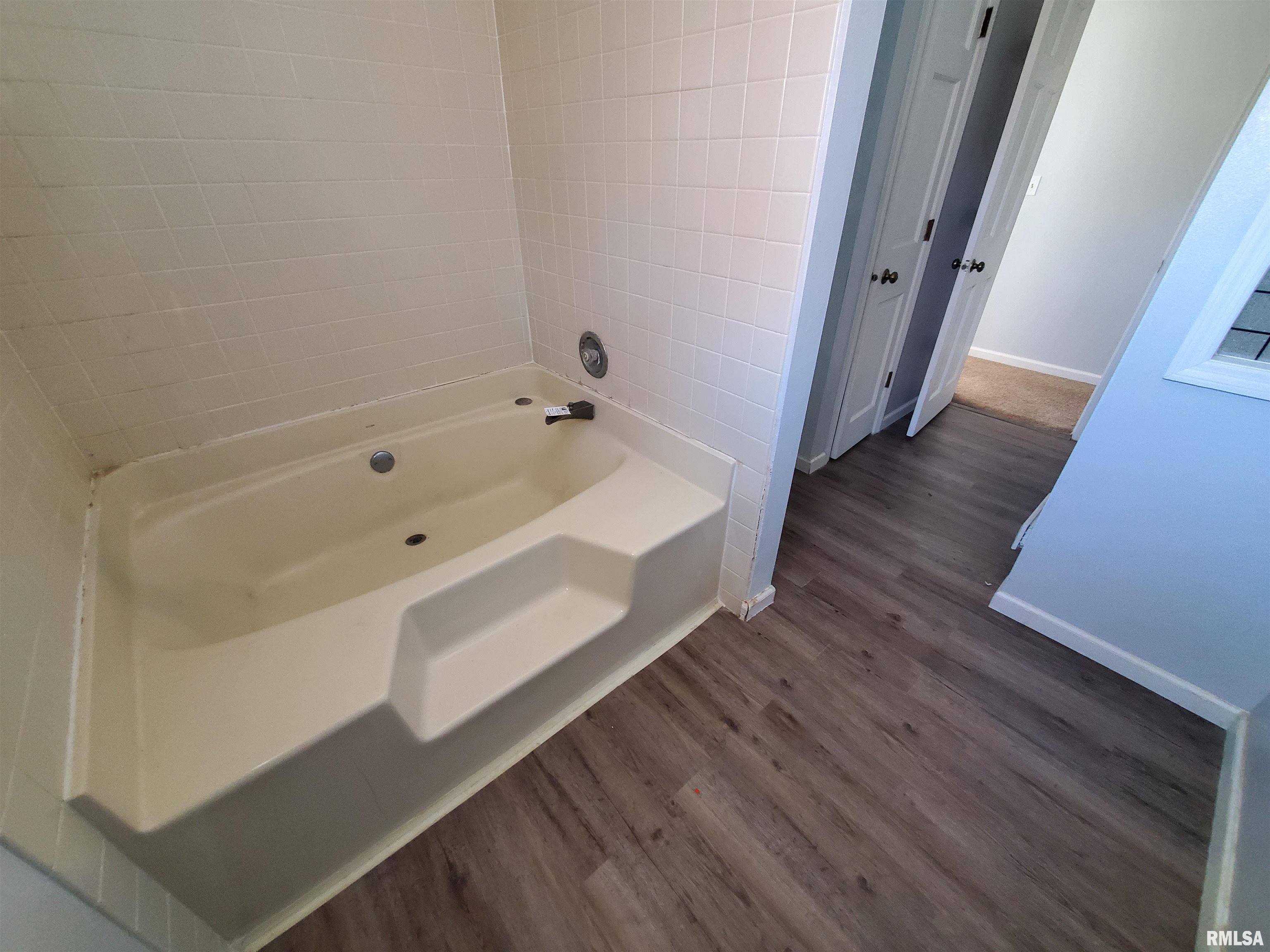 3115 Winchester Circle, Galesburg, Illinois image 19
