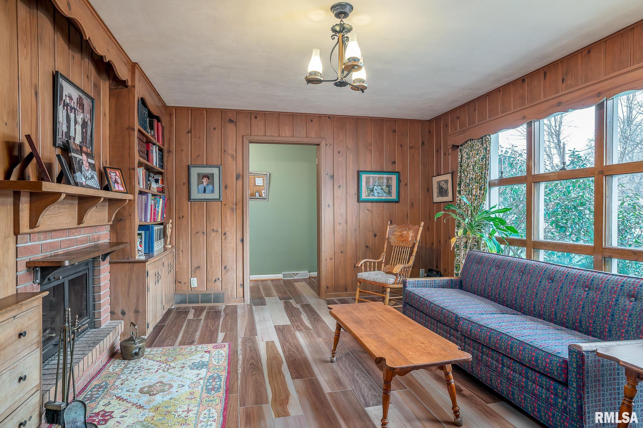 44 Woodley Road, Rock Island, Illinois image 4