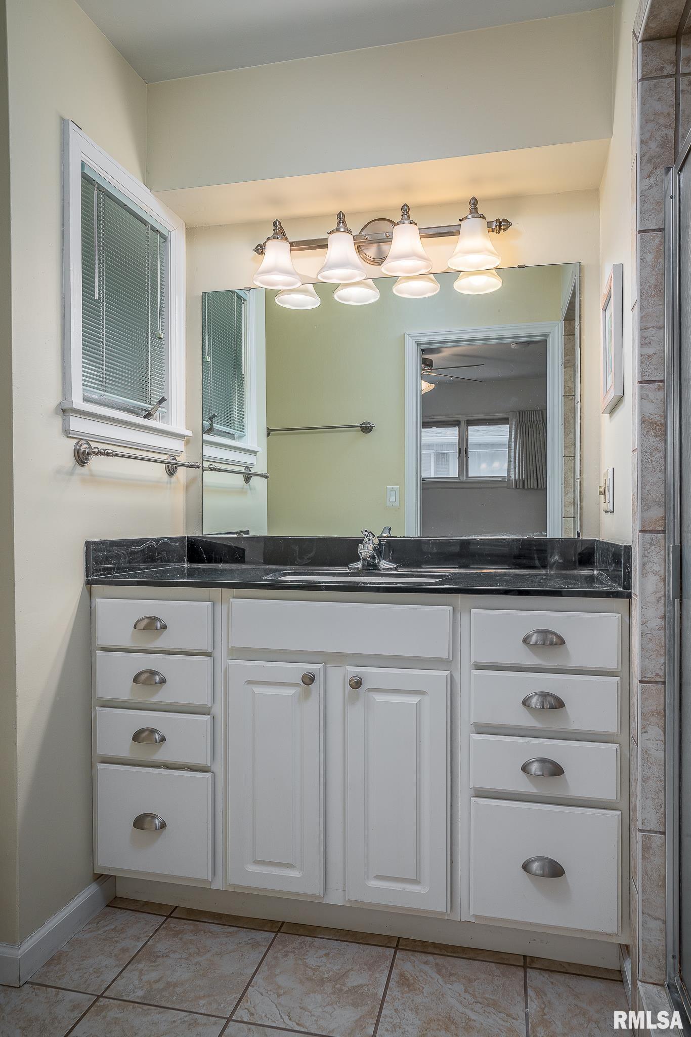 44 Woodley Road, Rock Island, Illinois image 22