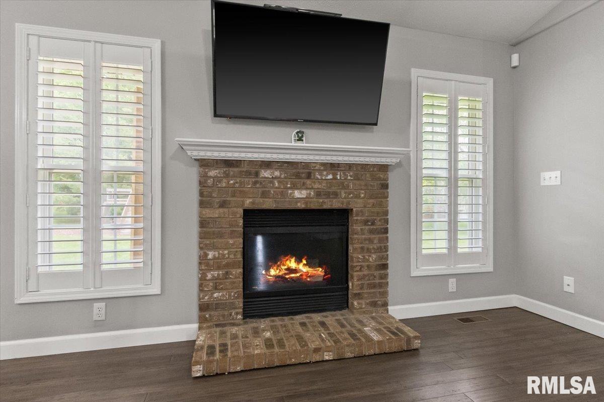 611 Bittersweet Avenue, Germantown Hills, Illinois image 9
