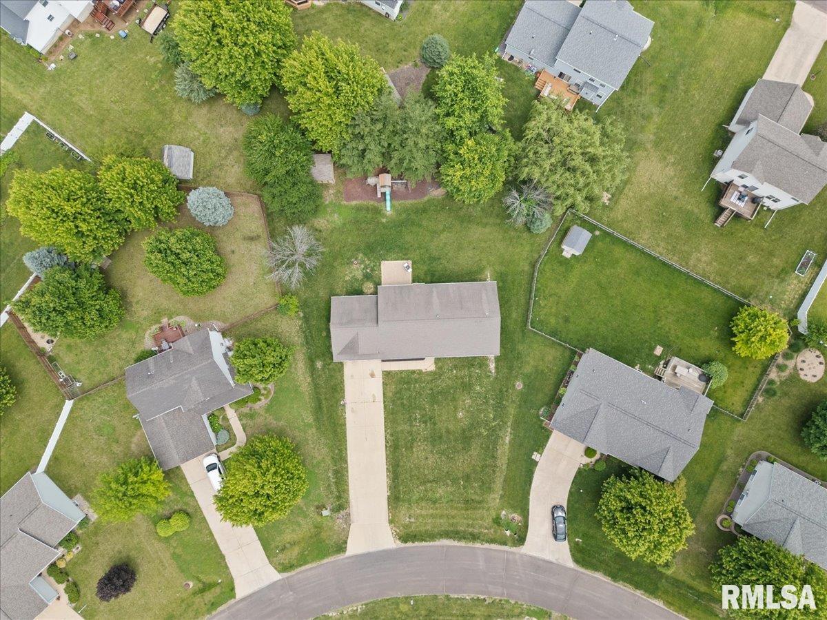 611 Bittersweet Avenue, Germantown Hills, Illinois image 47