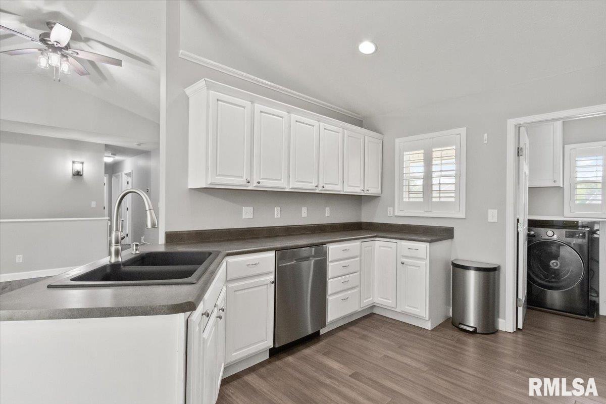 611 Bittersweet Avenue, Germantown Hills, Illinois image 14