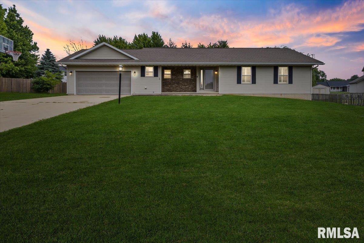 611 Bittersweet Avenue, Germantown Hills, Illinois image 4