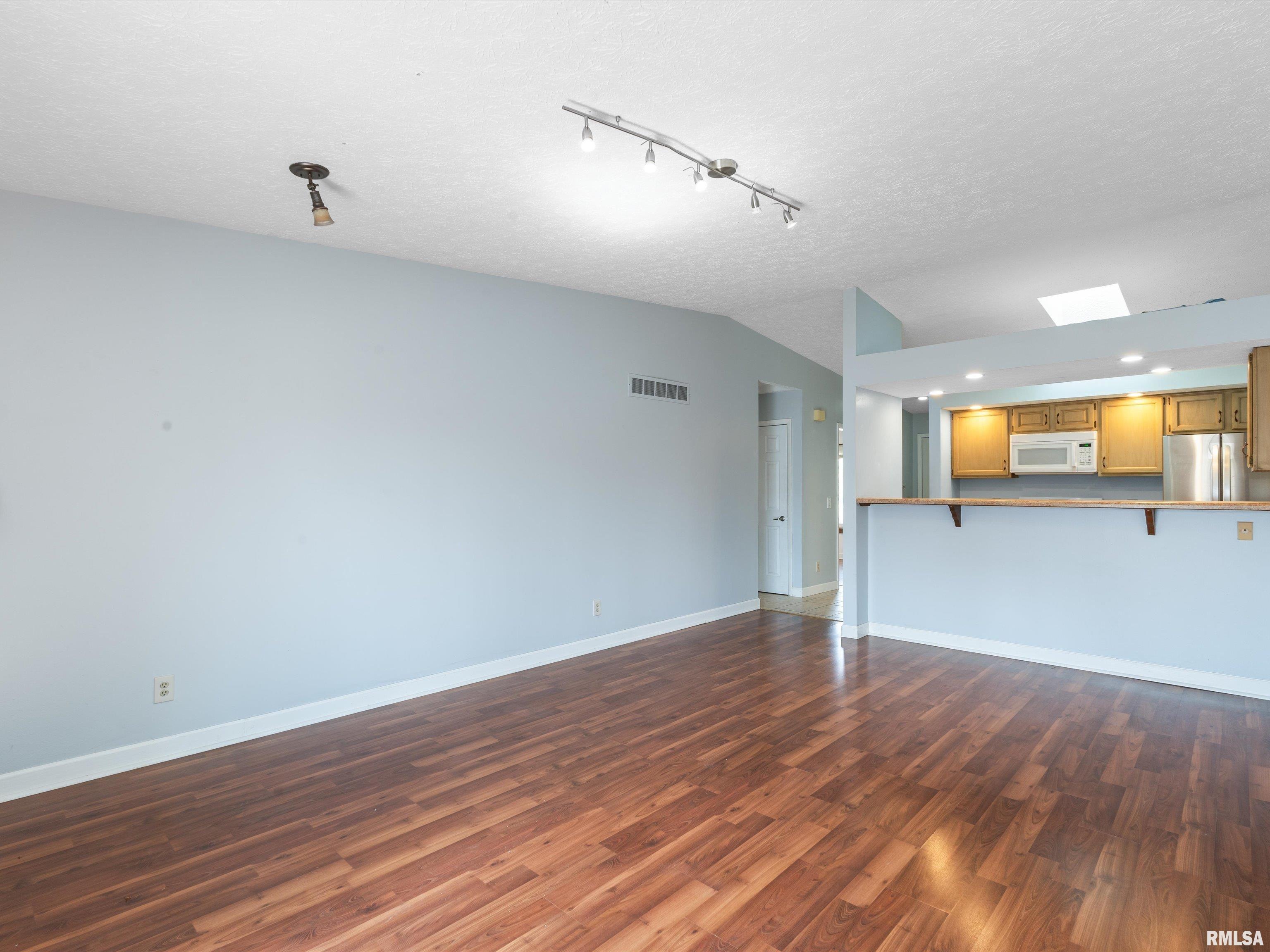 3320 N Willow Court, Bettendorf, Iowa image 12