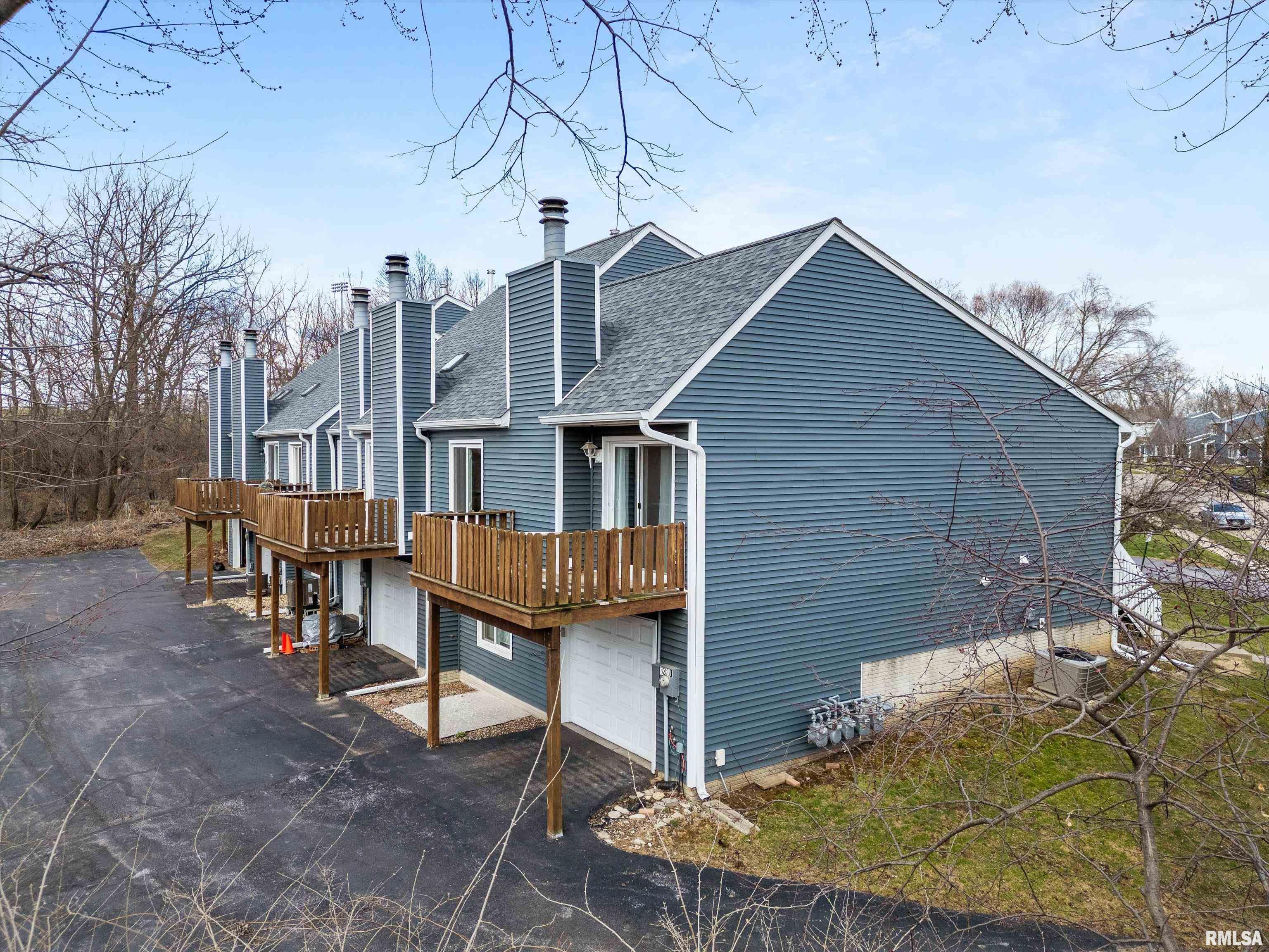 3320 N Willow Court, Bettendorf, Iowa image 6