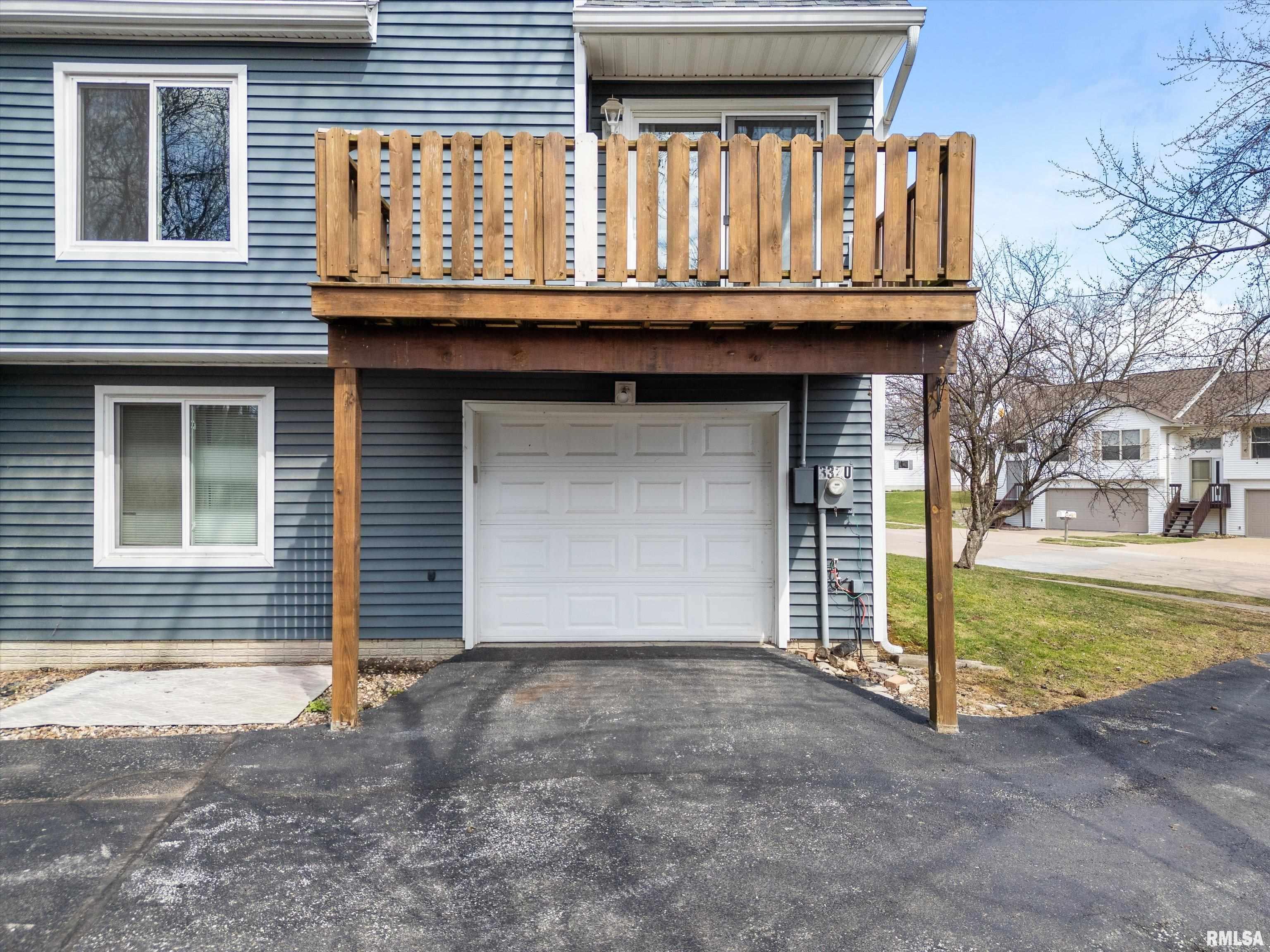 3320 N Willow Court, Bettendorf, Iowa image 4
