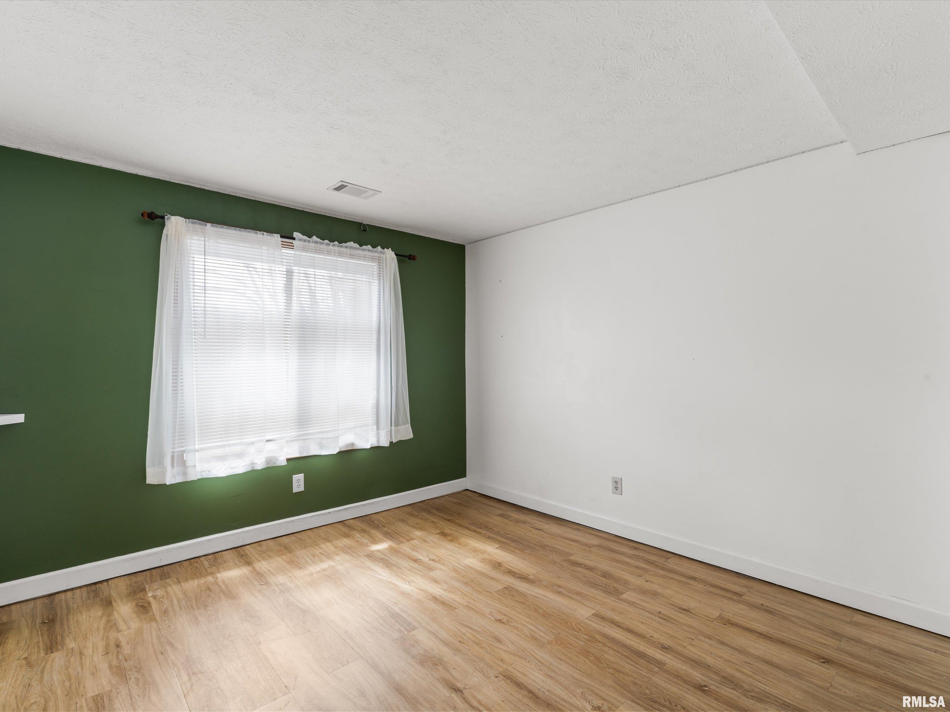 3320 N Willow Court, Bettendorf, Iowa image 33