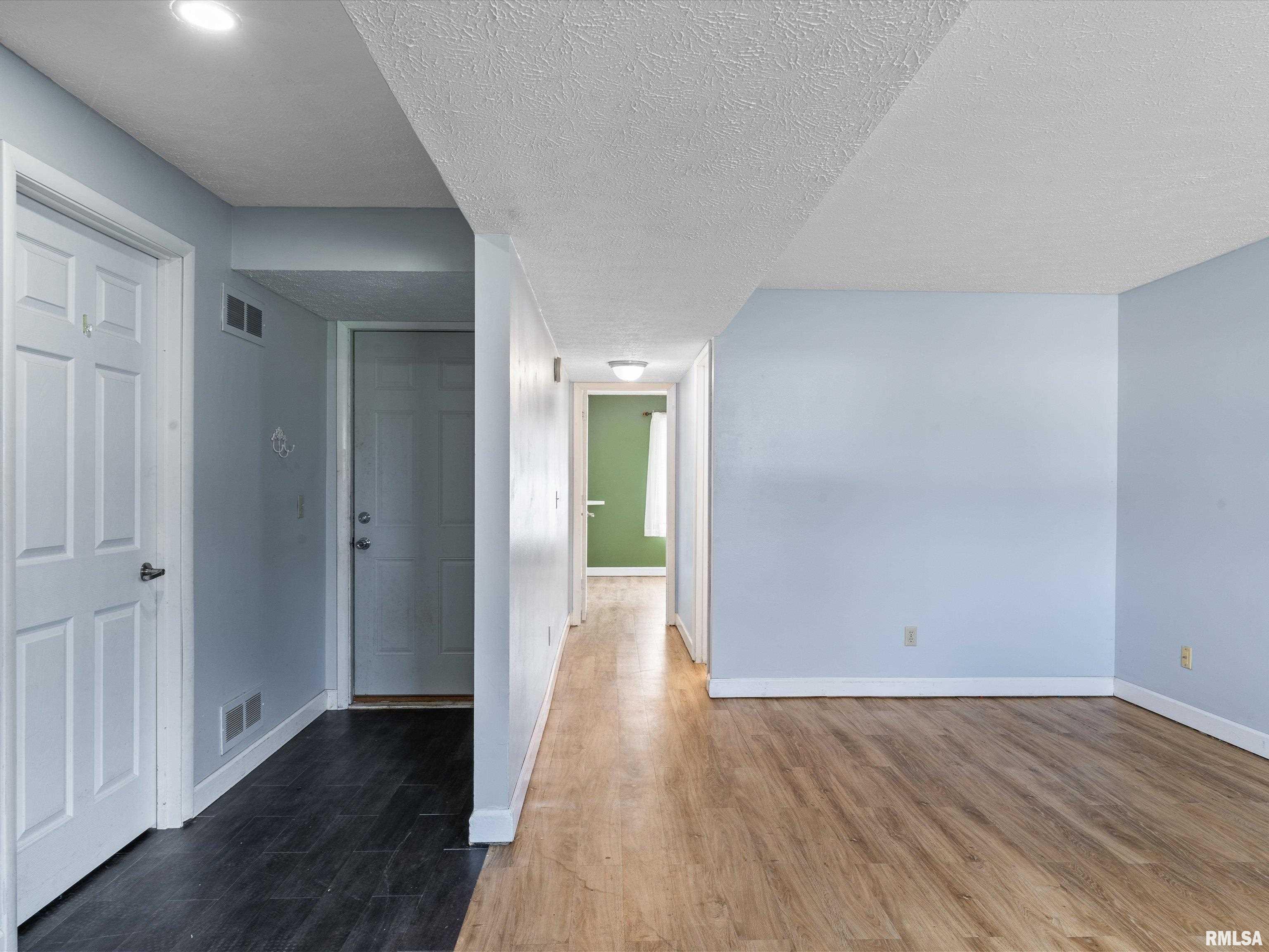 3320 N Willow Court, Bettendorf, Iowa image 28