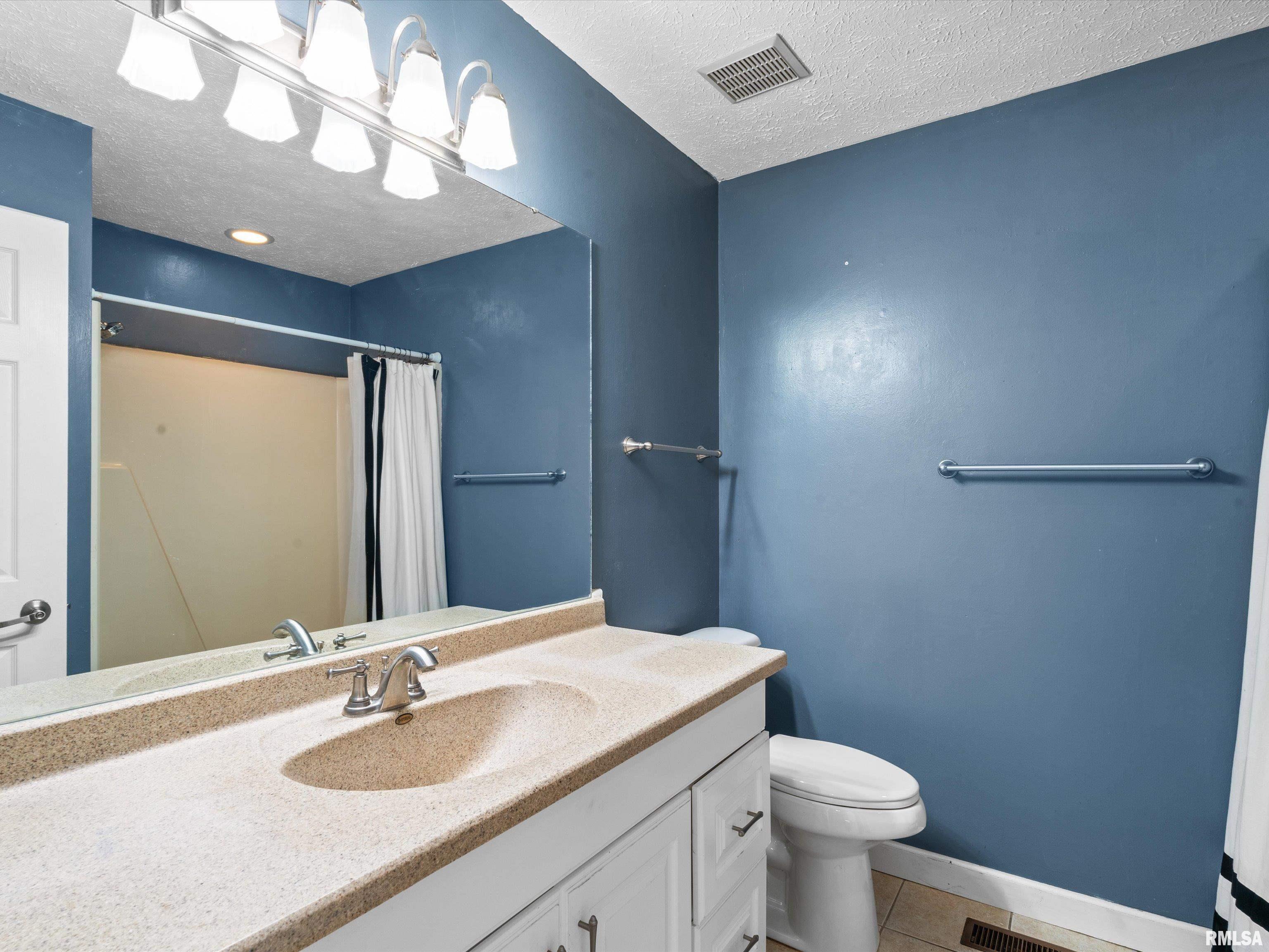 3320 N Willow Court, Bettendorf, Iowa image 23