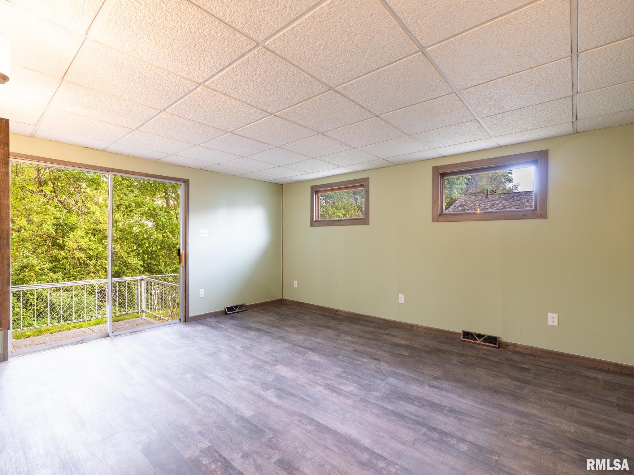 221 Oakdale Avenue, Pekin, Illinois image 29
