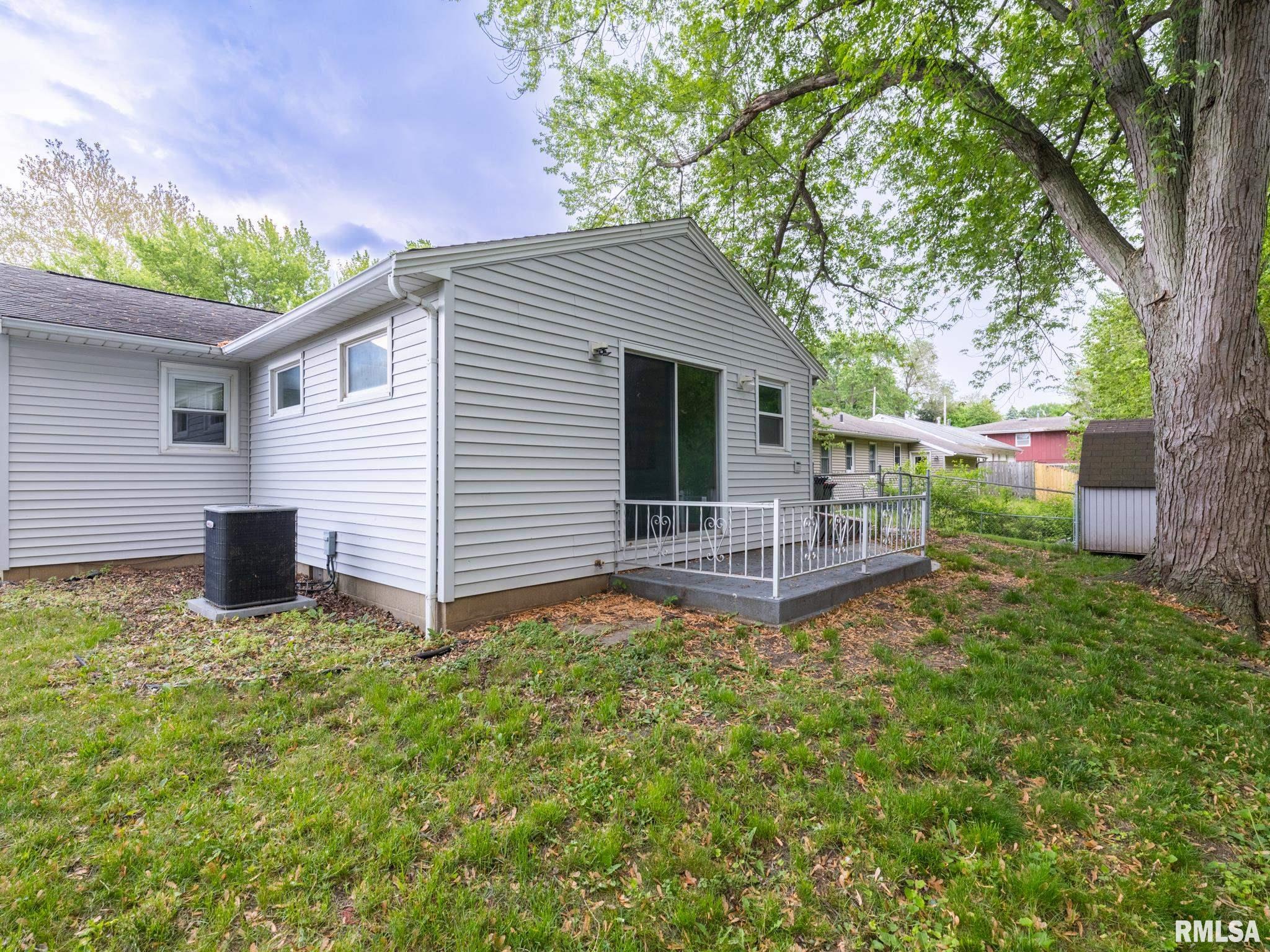 221 Oakdale Avenue, Pekin, Illinois image 10