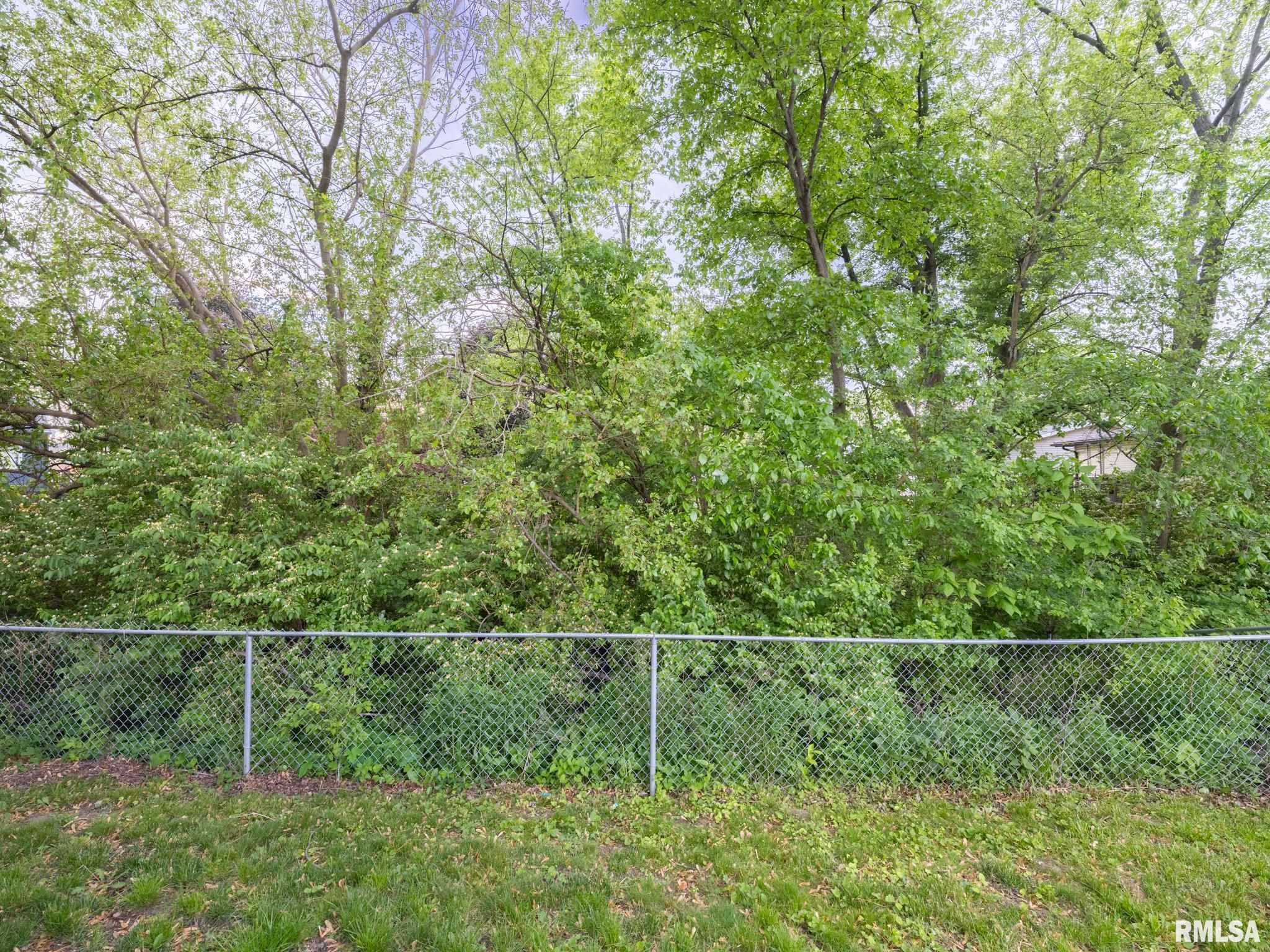 221 Oakdale Avenue, Pekin, Illinois image 14