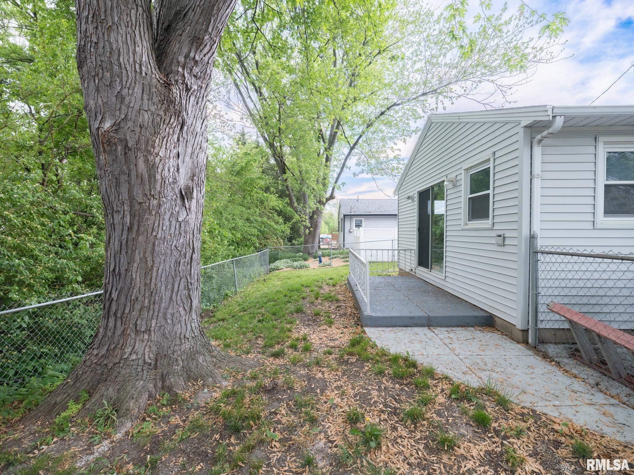 221 Oakdale Avenue, Pekin, Illinois image 7