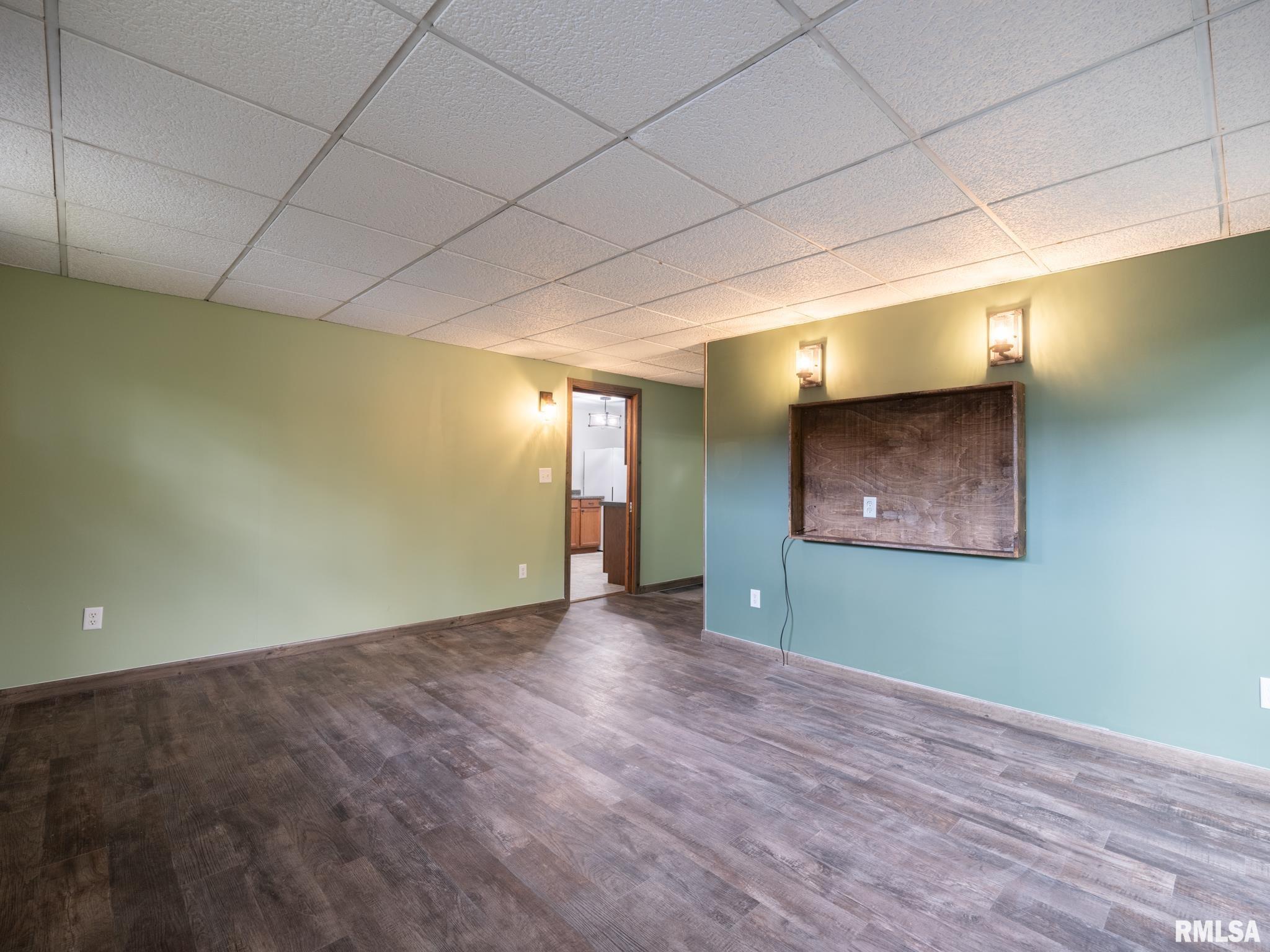 221 Oakdale Avenue, Pekin, Illinois image 32