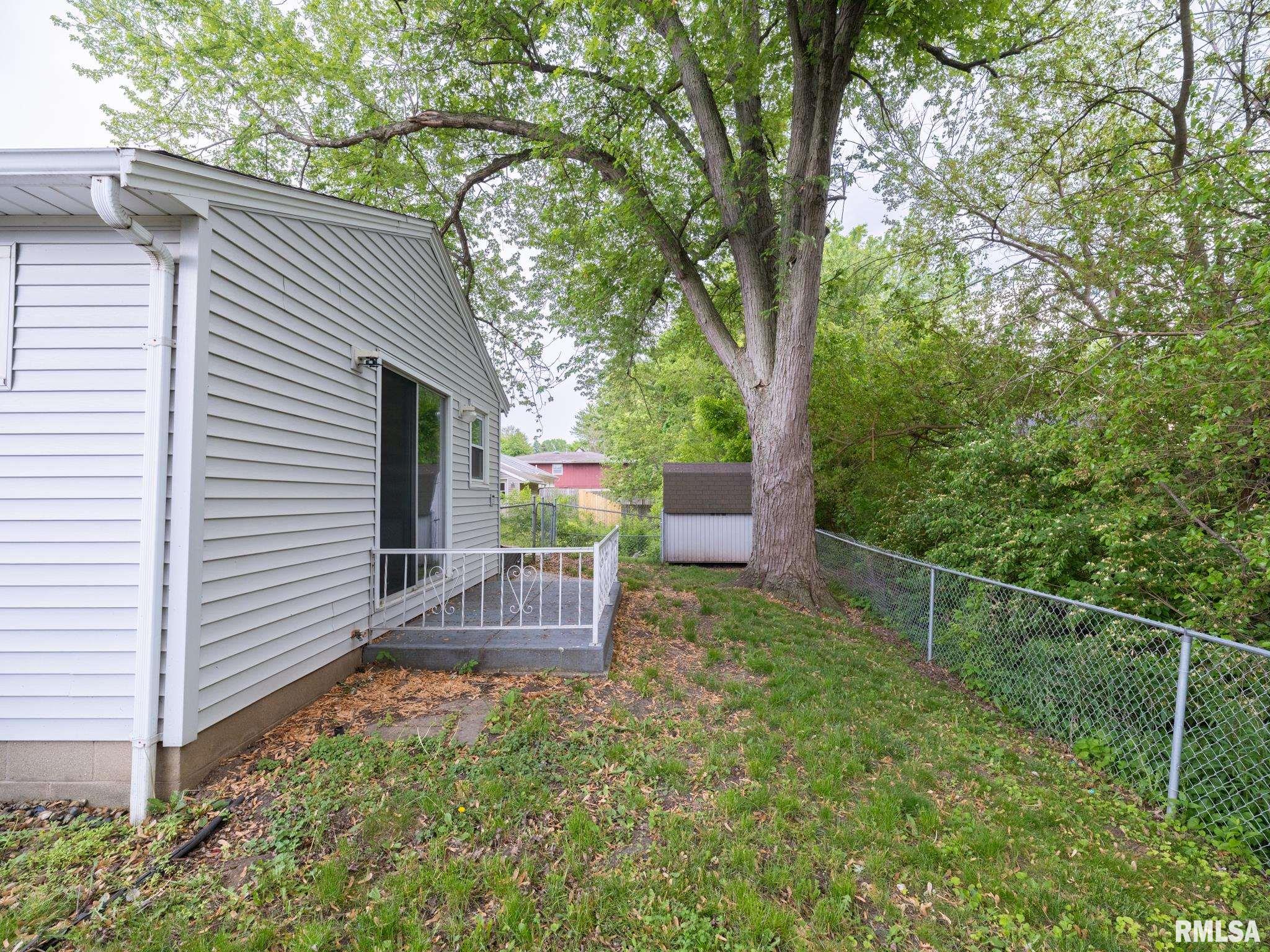 221 Oakdale Avenue, Pekin, Illinois image 11