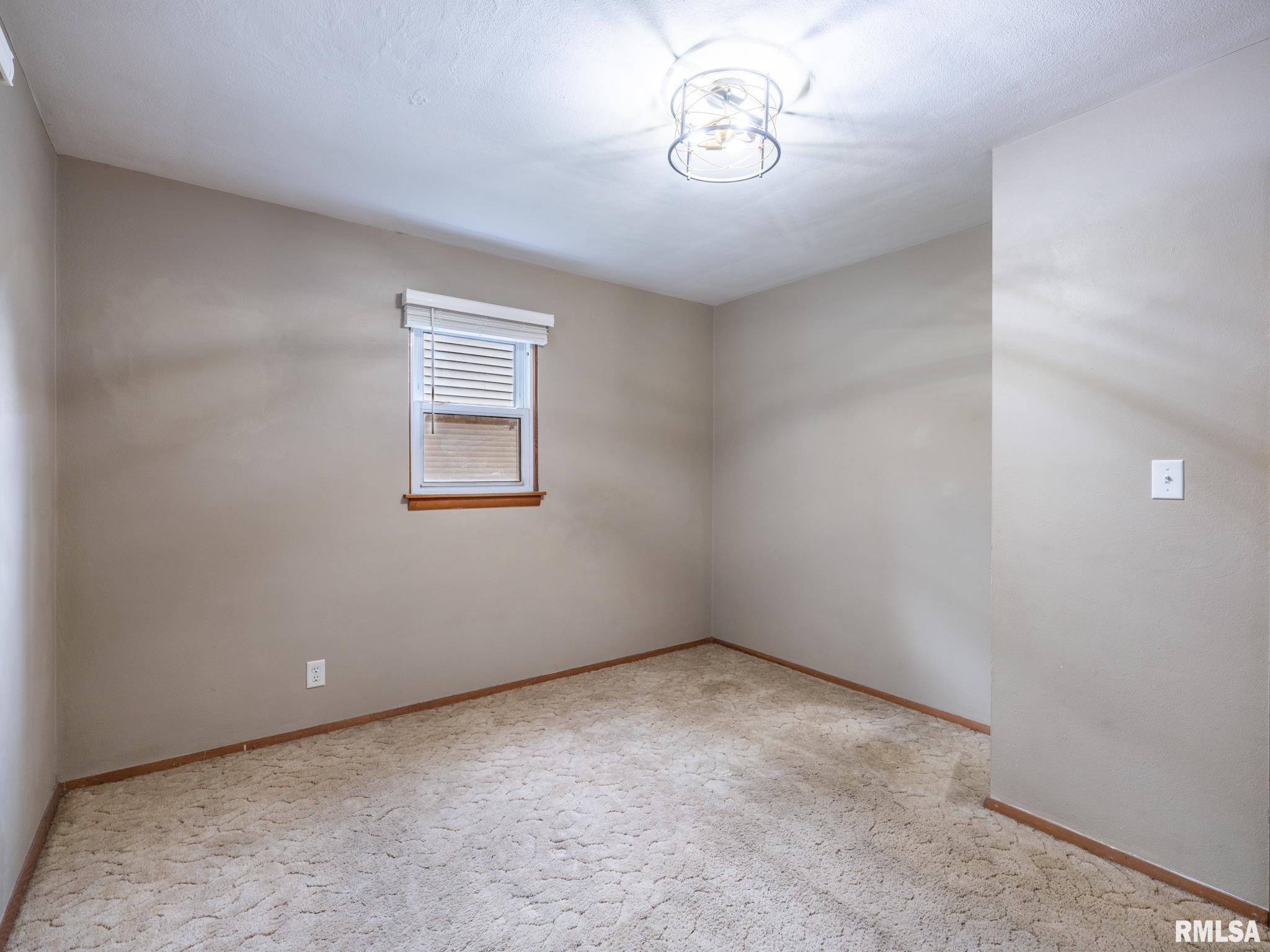 221 Oakdale Avenue, Pekin, Illinois image 39