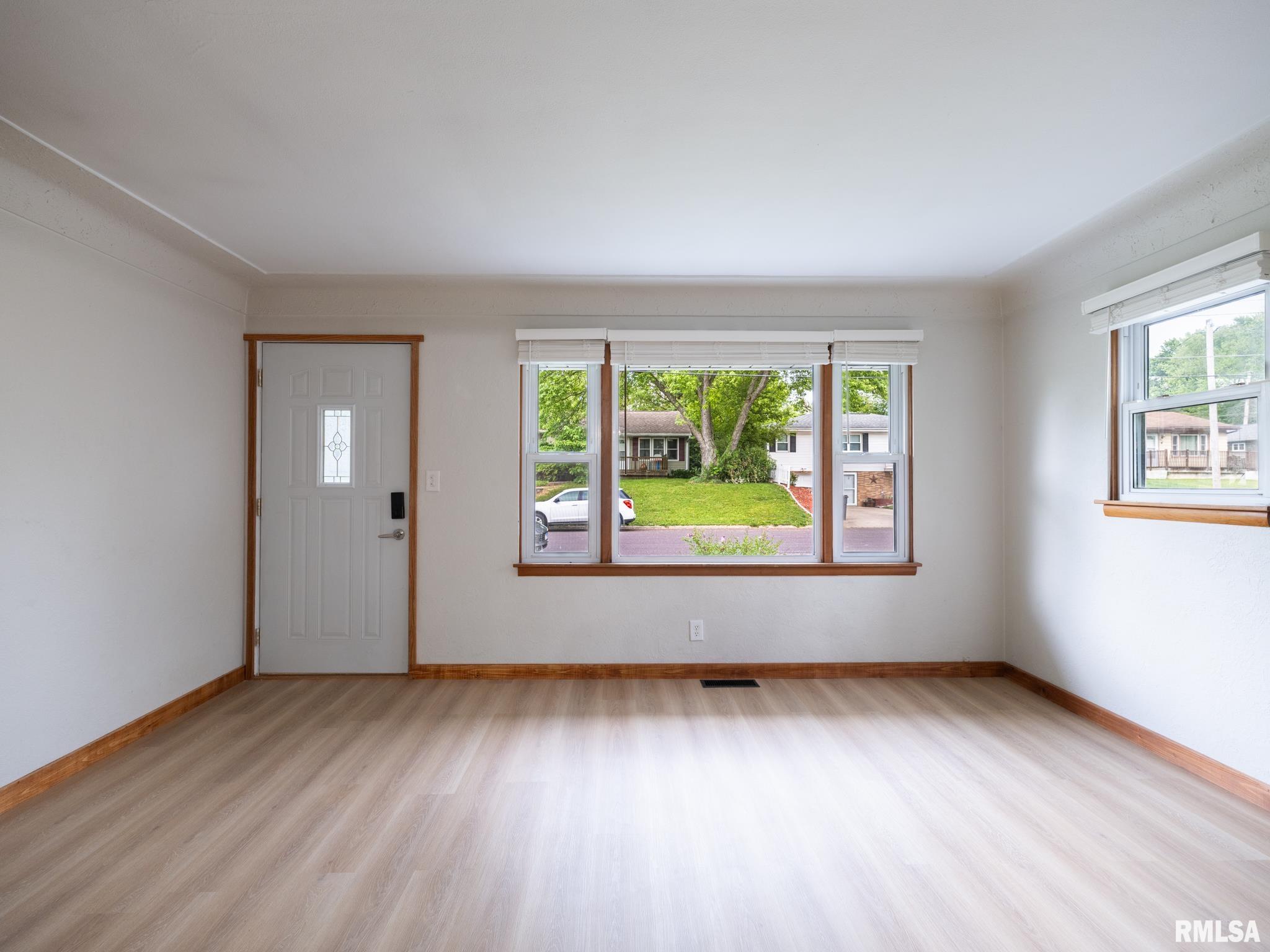 221 Oakdale Avenue, Pekin, Illinois image 21
