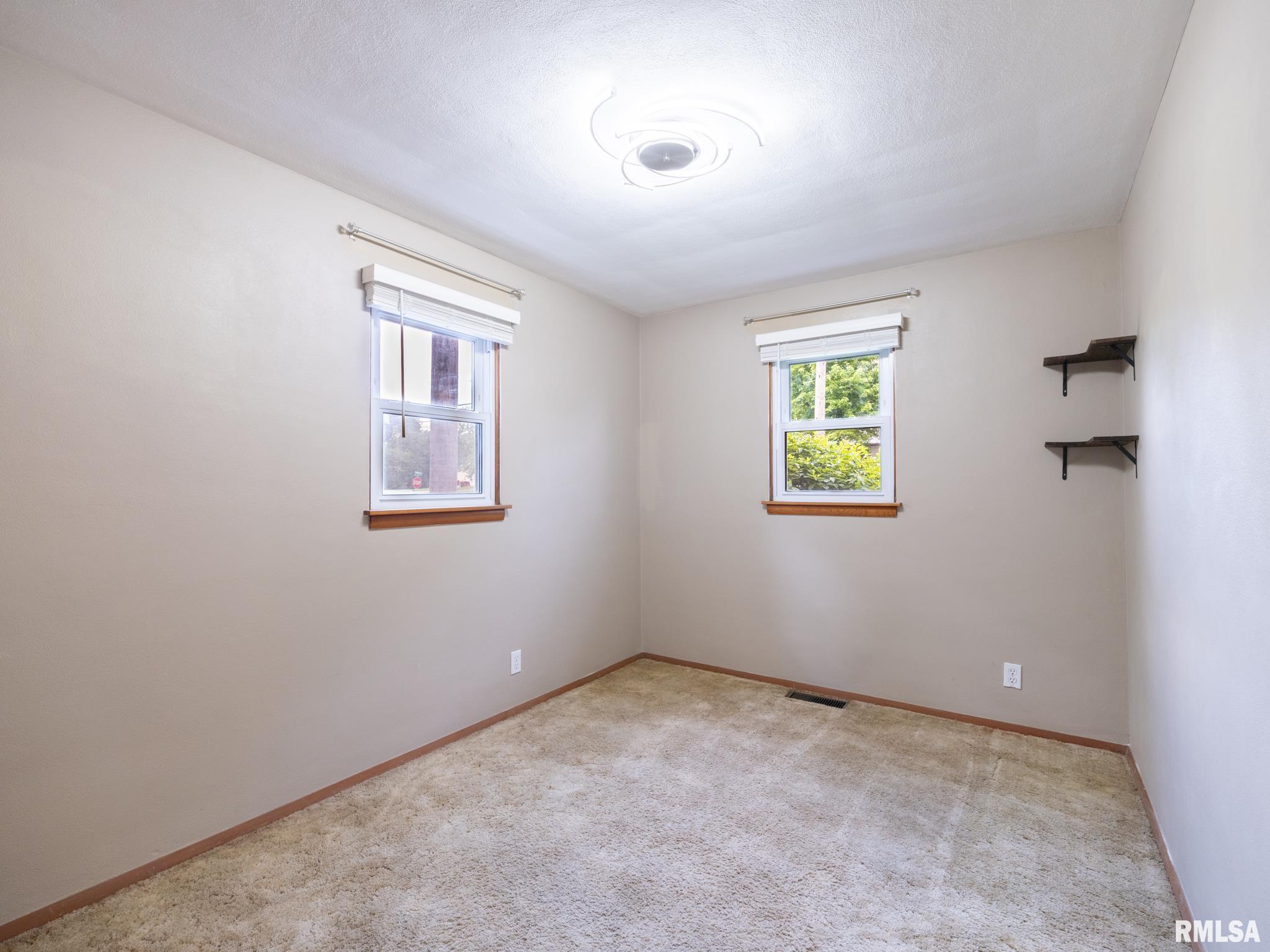 221 Oakdale Avenue, Pekin, Illinois image 42