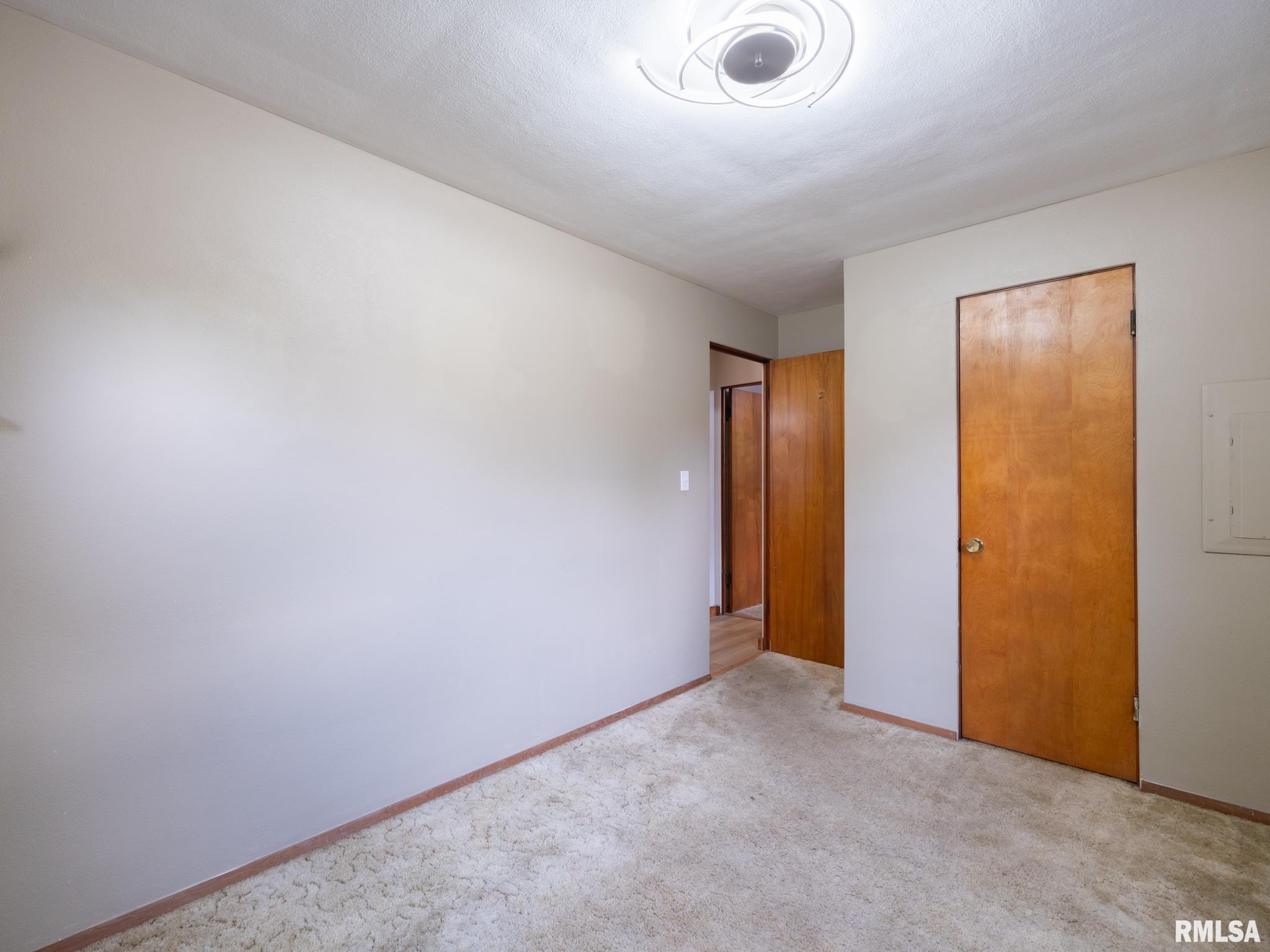 221 Oakdale Avenue, Pekin, Illinois image 44