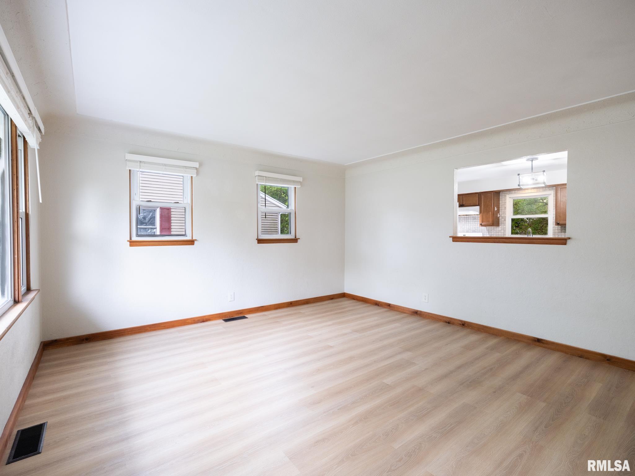 221 Oakdale Avenue, Pekin, Illinois image 17