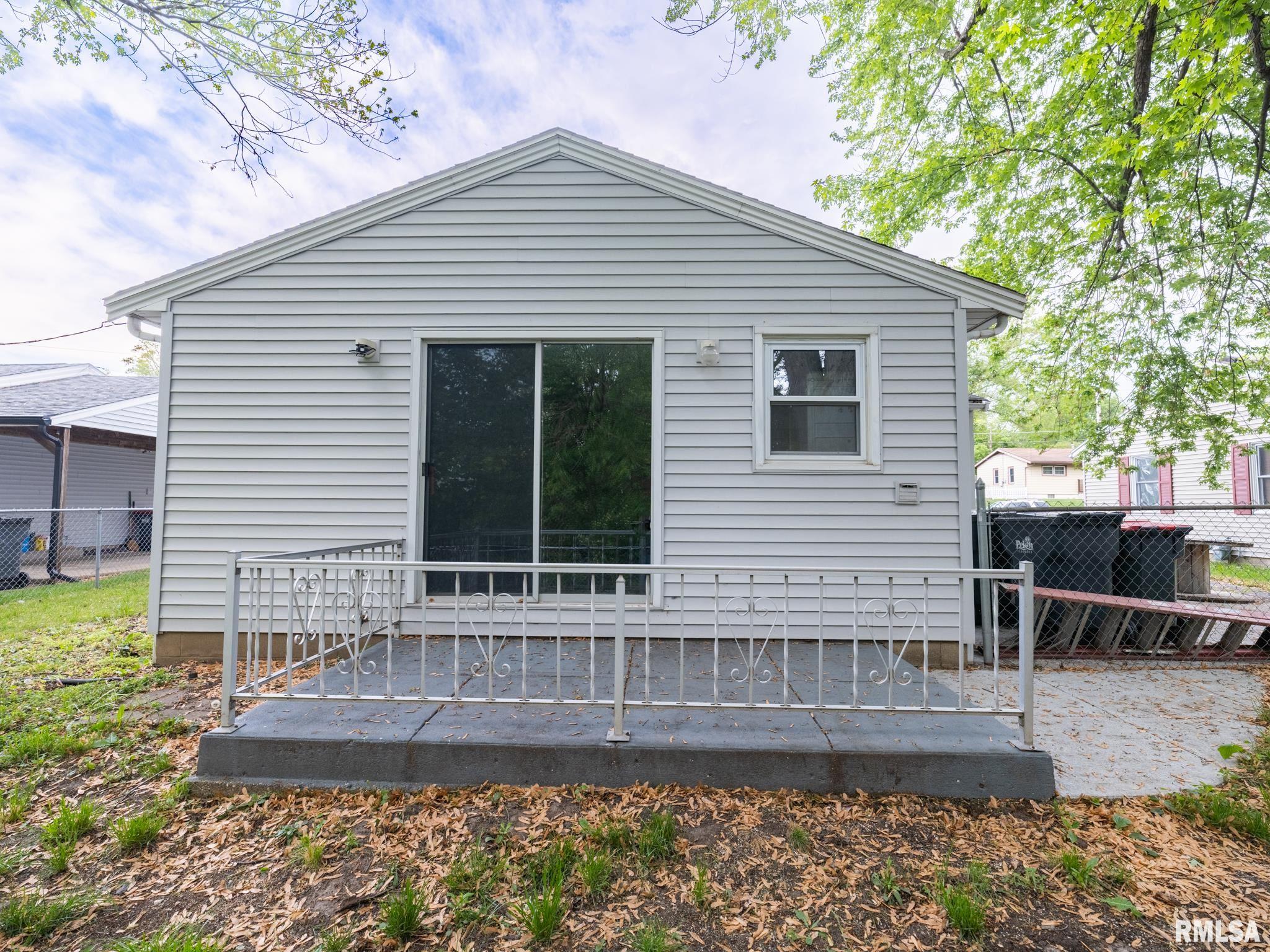 221 Oakdale Avenue, Pekin, Illinois image 9