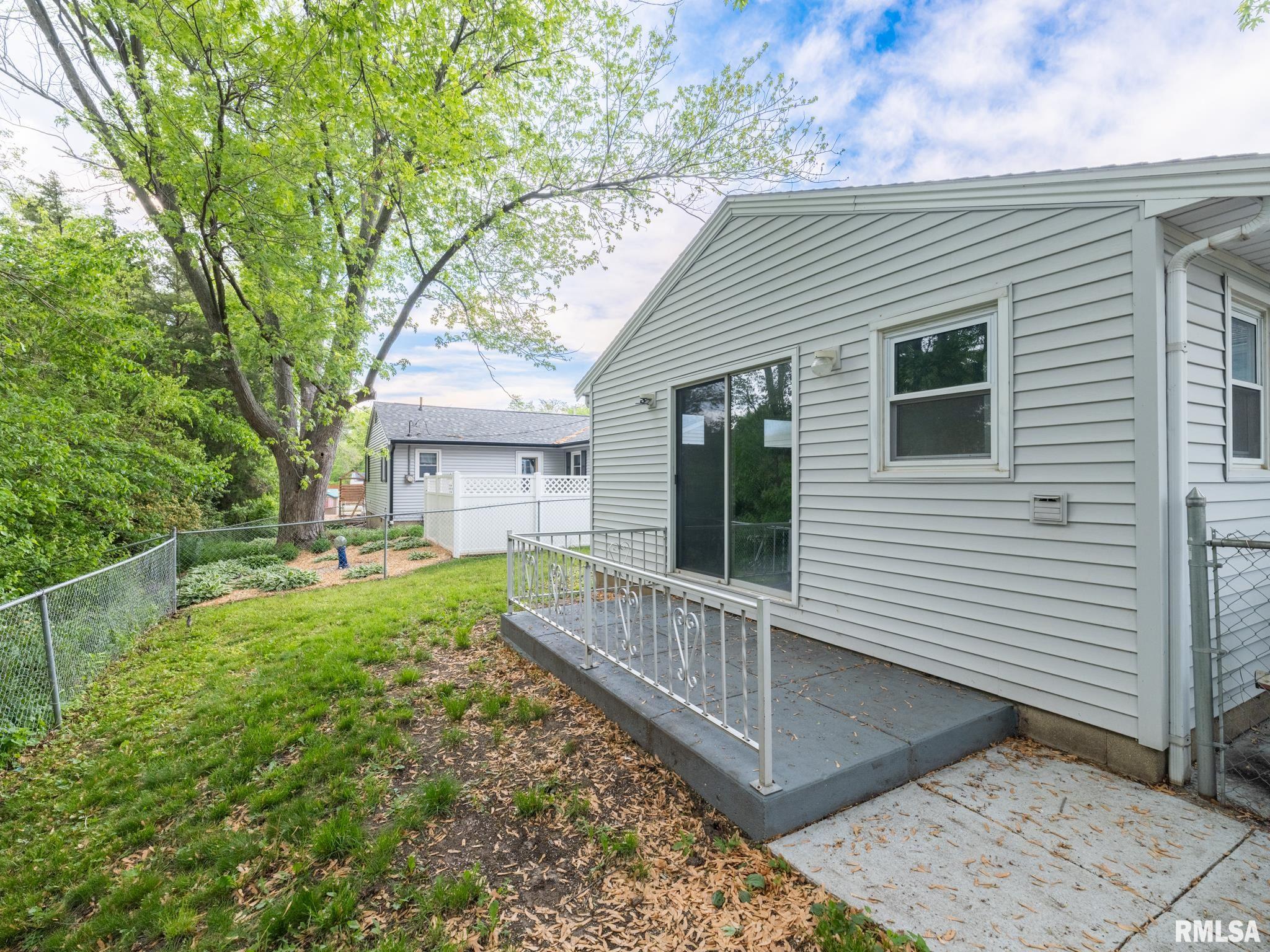 221 Oakdale Avenue, Pekin, Illinois image 8