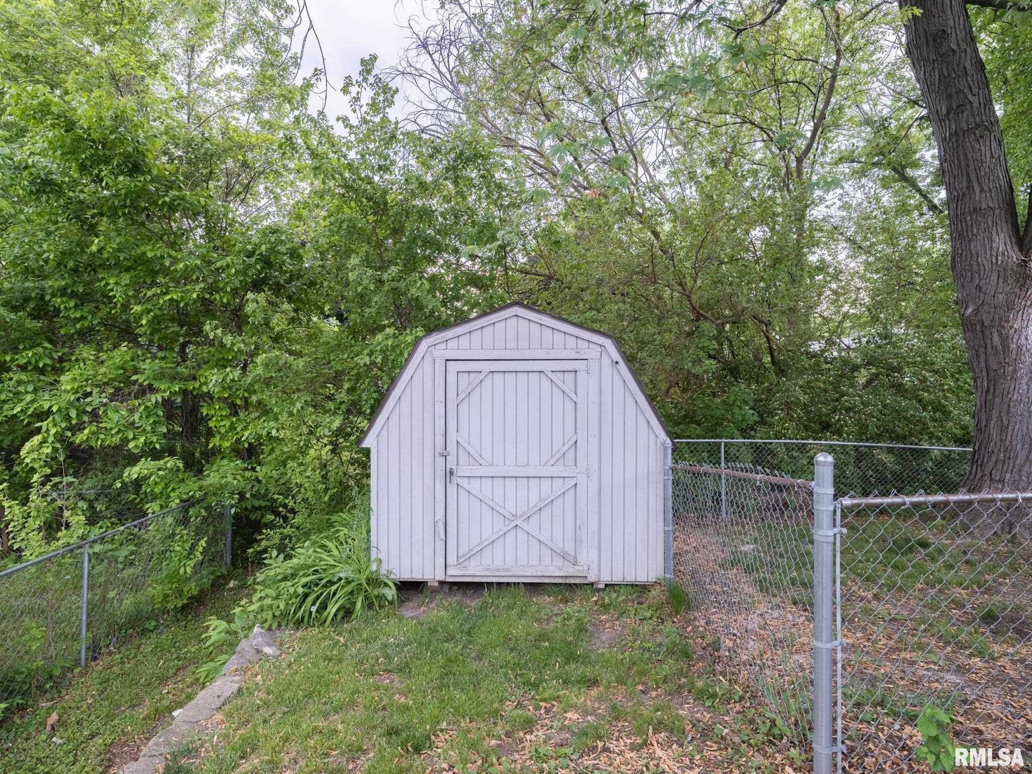 221 Oakdale Avenue, Pekin, Illinois image 5