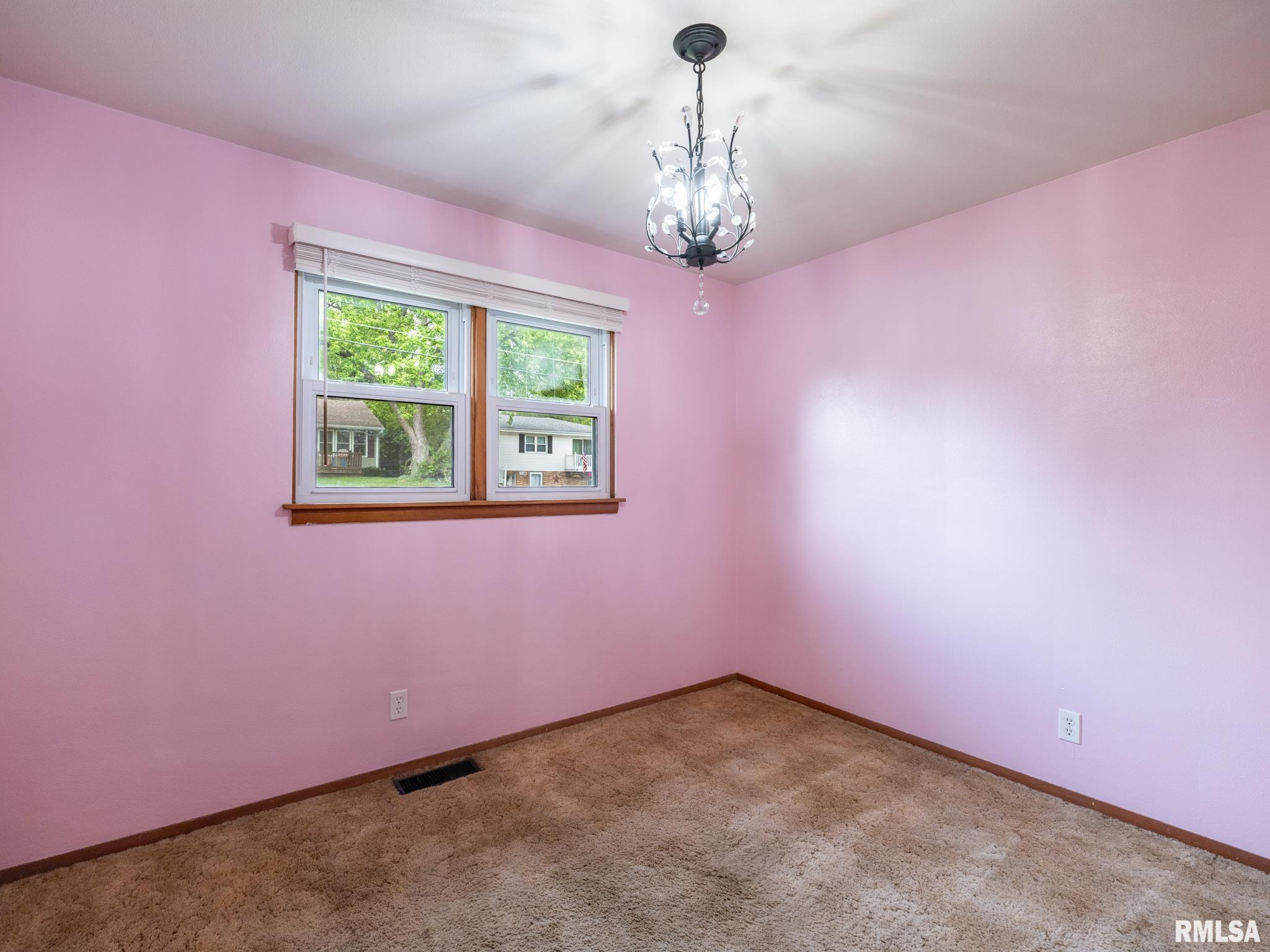 221 Oakdale Avenue, Pekin, Illinois image 46
