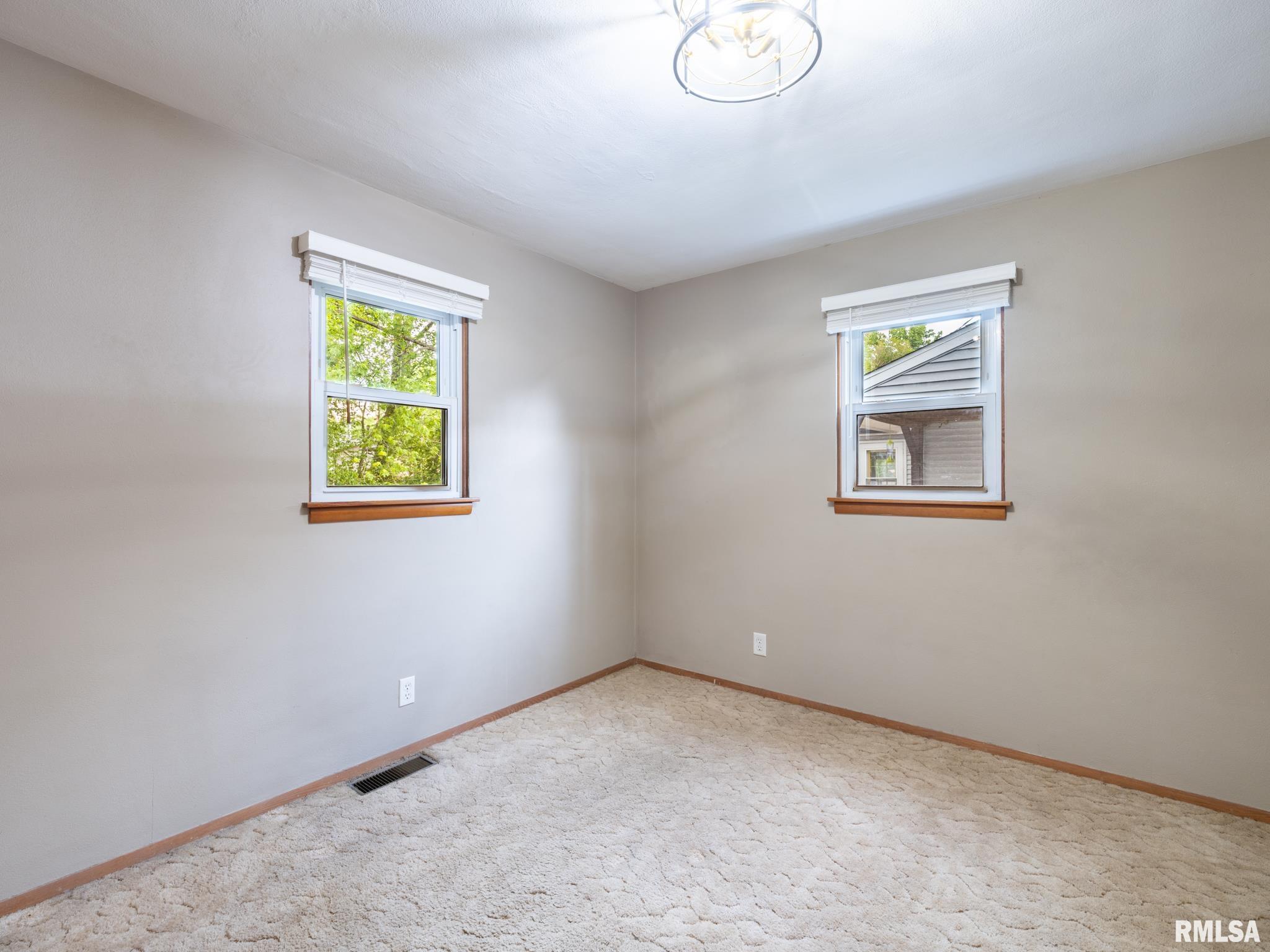 221 Oakdale Avenue, Pekin, Illinois image 37