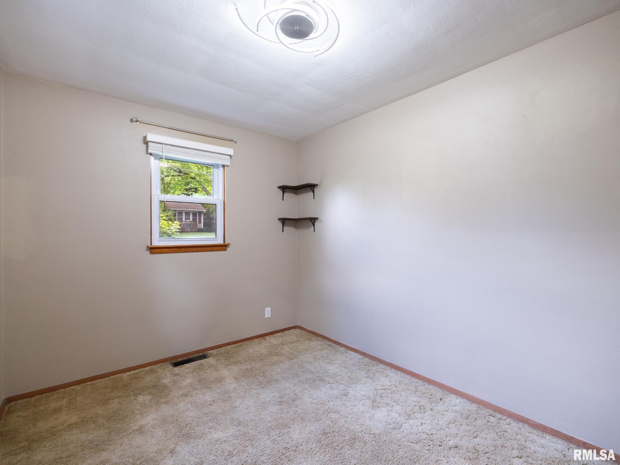 221 Oakdale Avenue, Pekin, Illinois image 43
