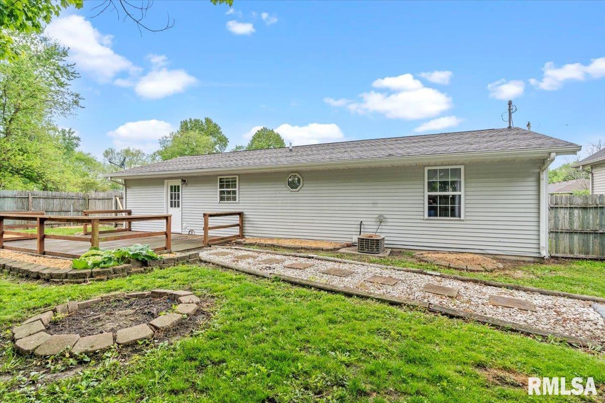 518 E Dean Street, Virden, Illinois image 24