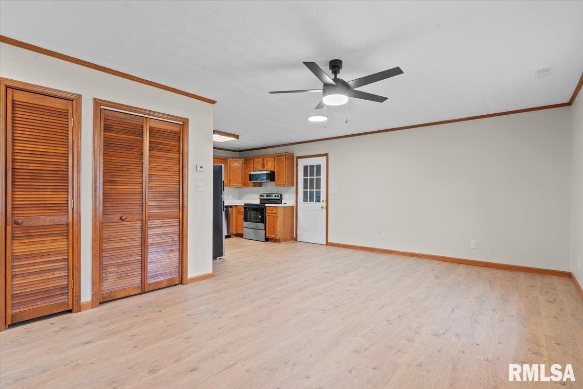 518 E Dean Street, Virden, Illinois image 3