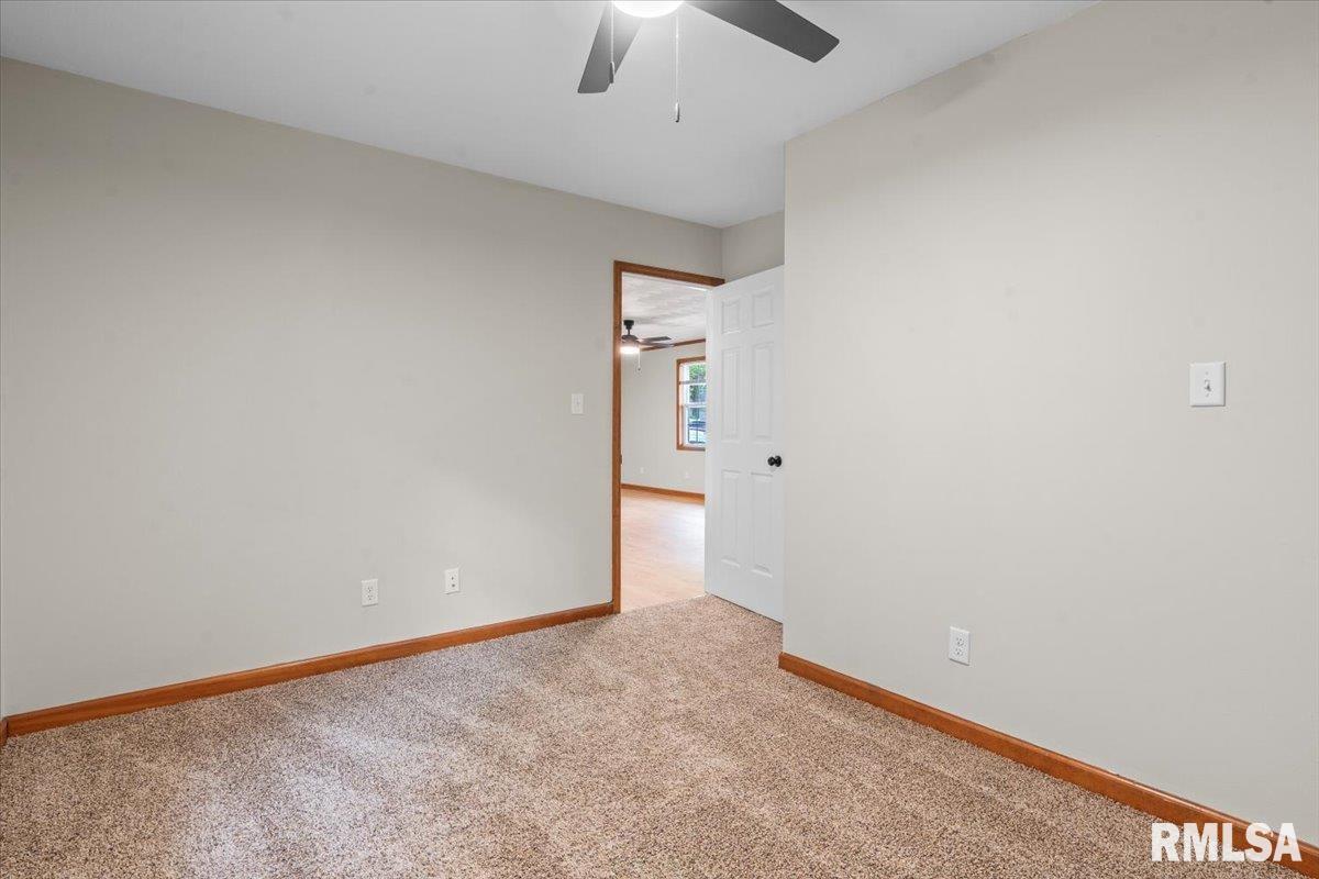 518 E Dean Street, Virden, Illinois image 12