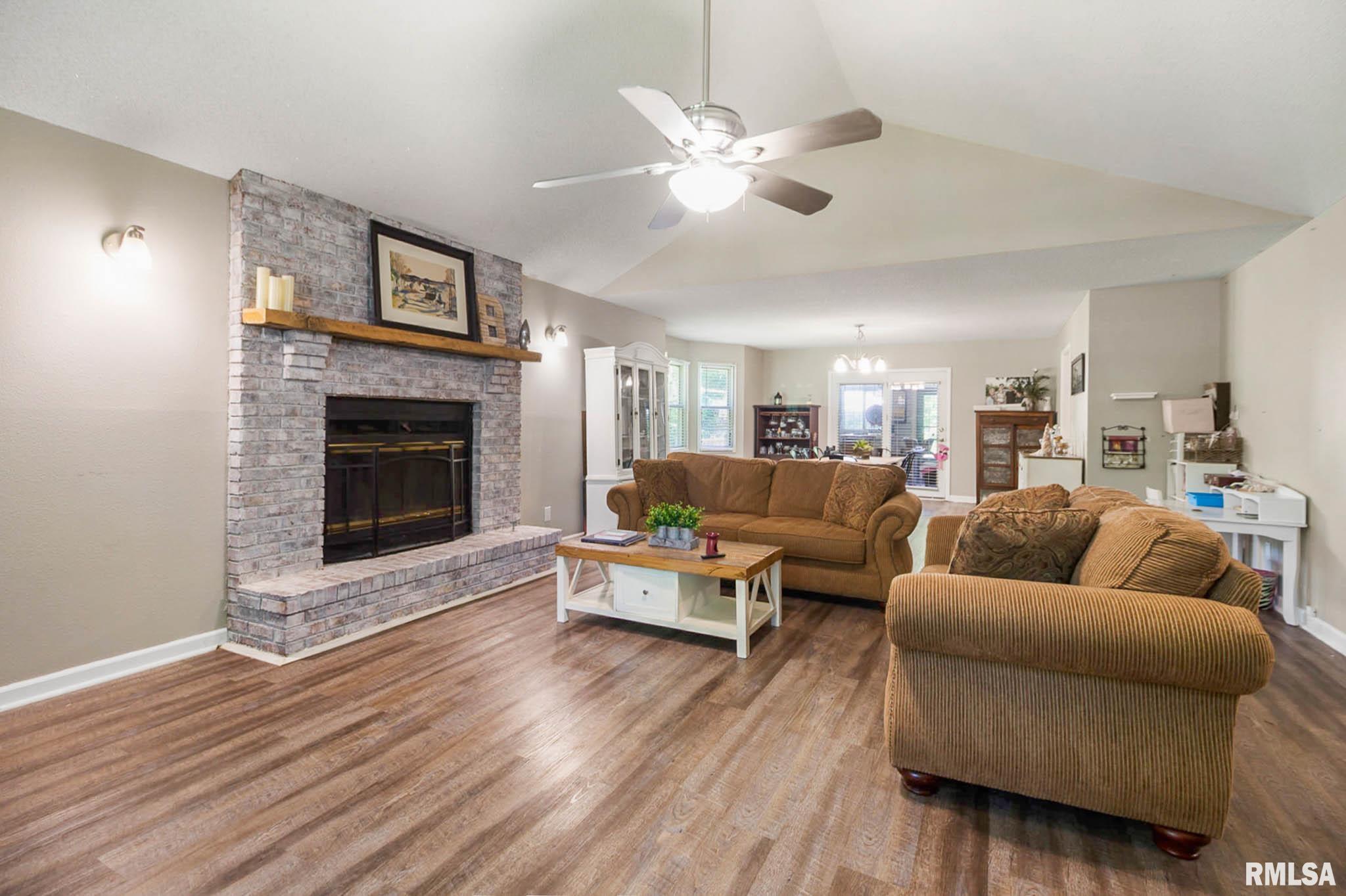 1816 Calico Road, Marion, Illinois image 7