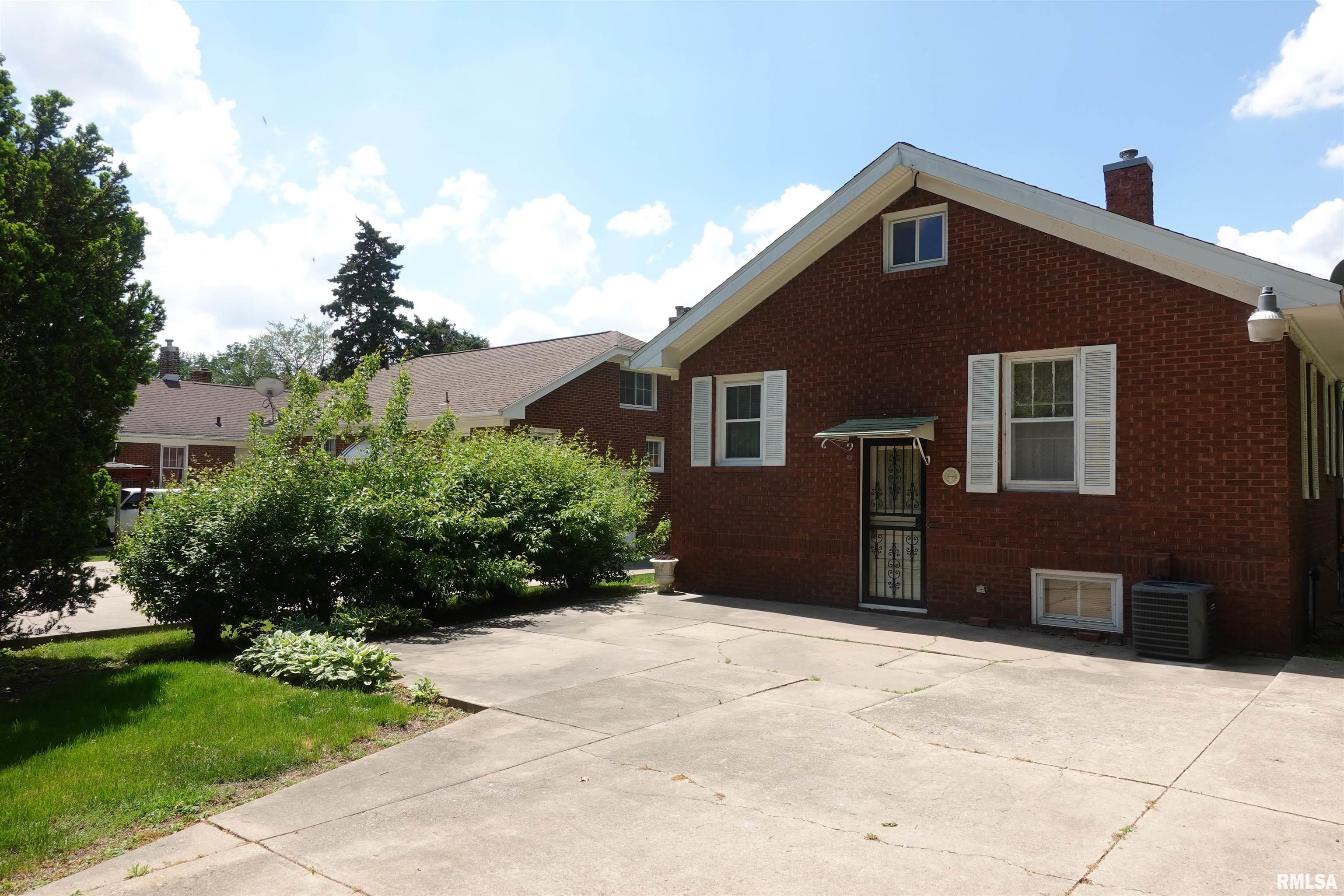 345 Division Street, Galesburg, Illinois image 6