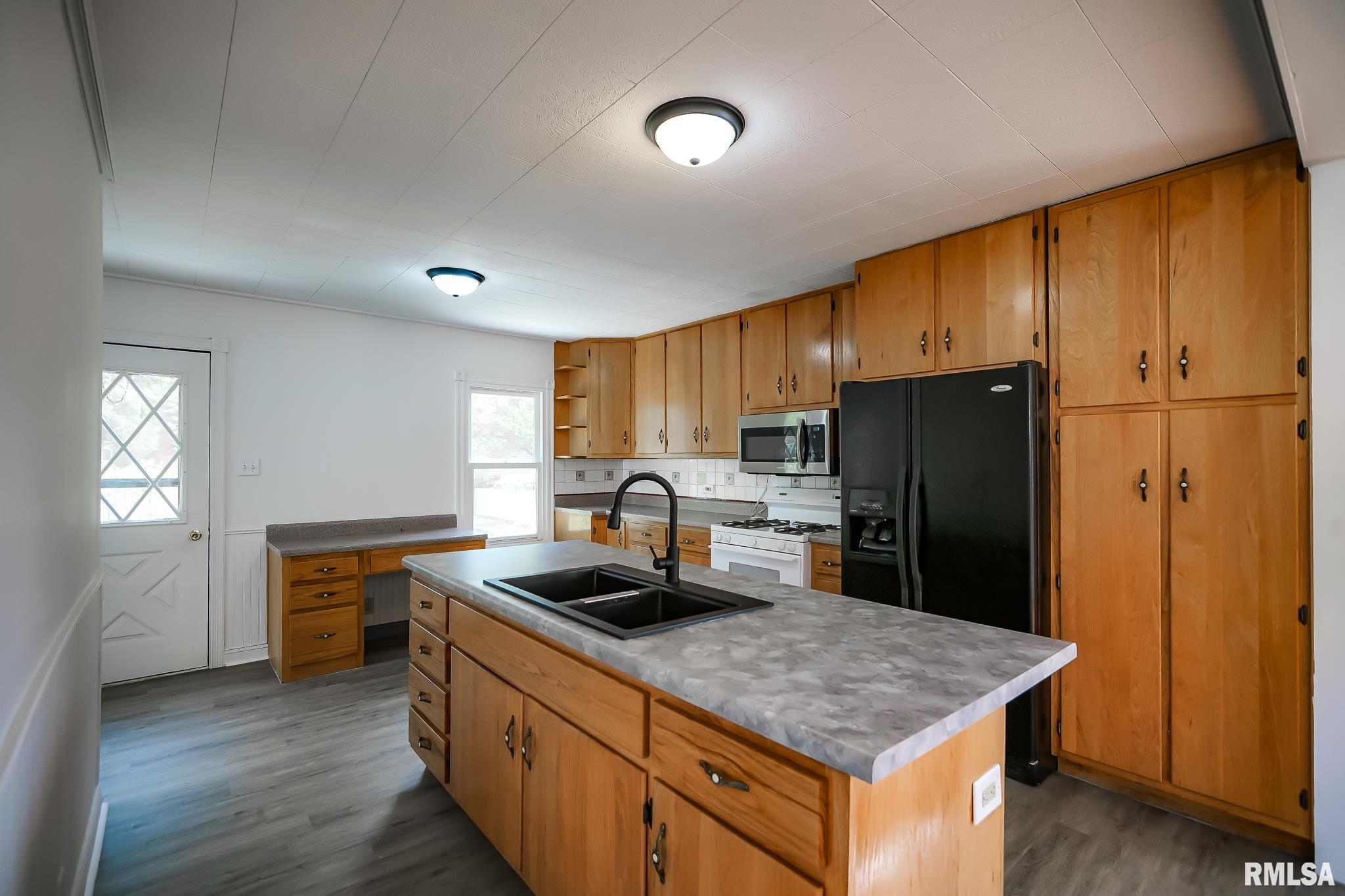 608 E 7th Street, Delavan, Illinois image 17