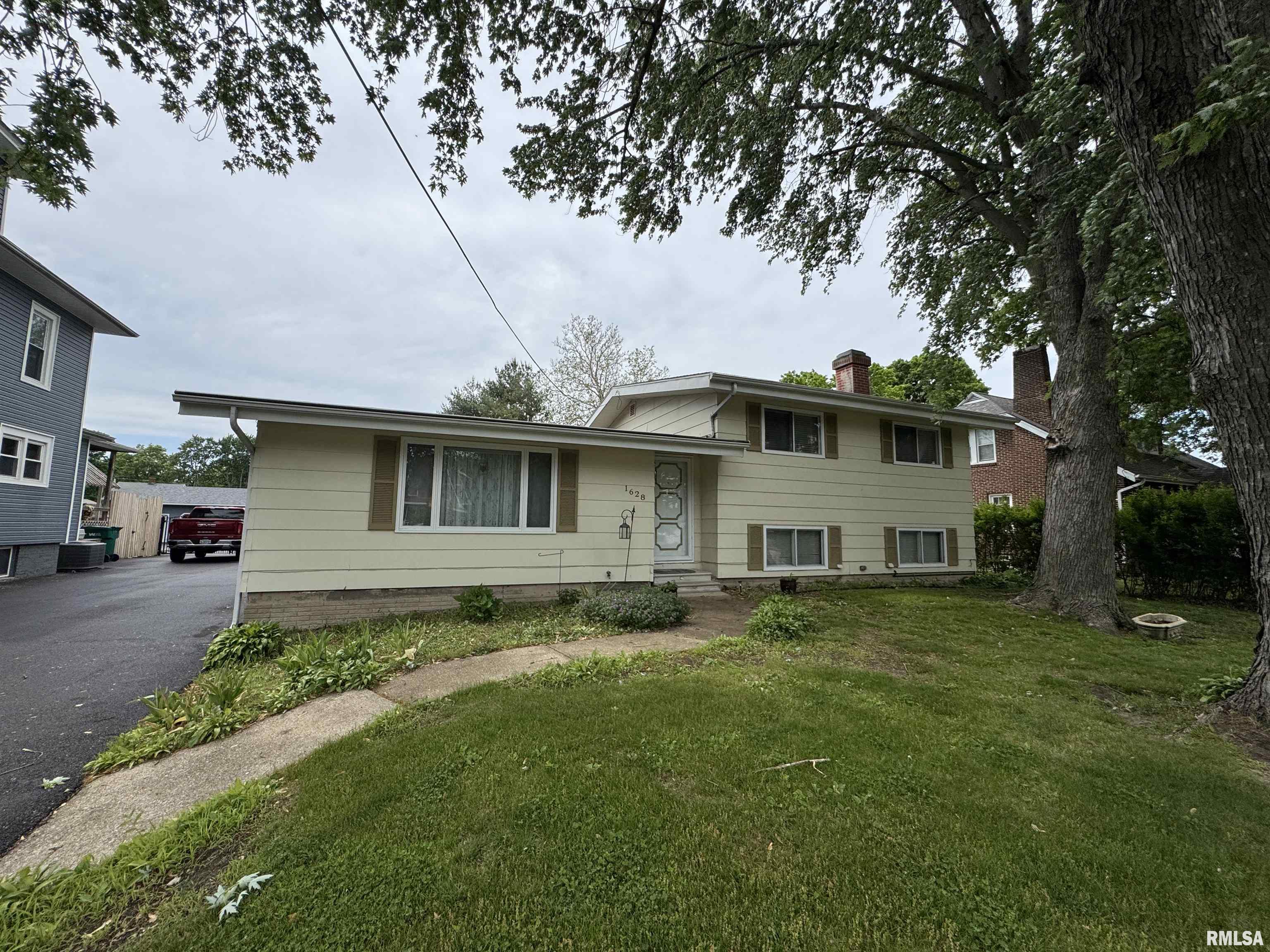 1628 N Seminary Street, Galesburg, Illinois image 1