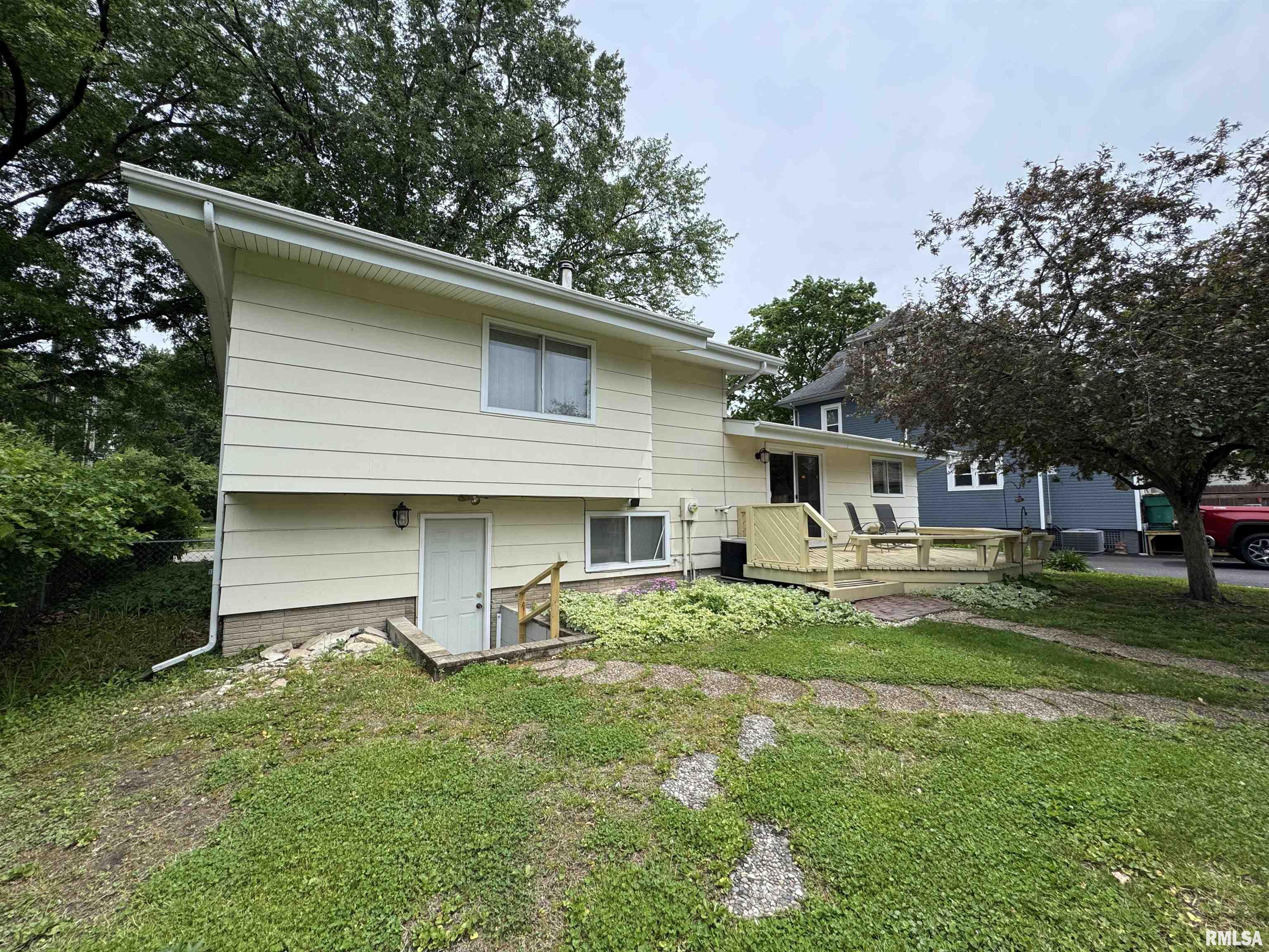 1628 N Seminary Street, Galesburg, Illinois image 10