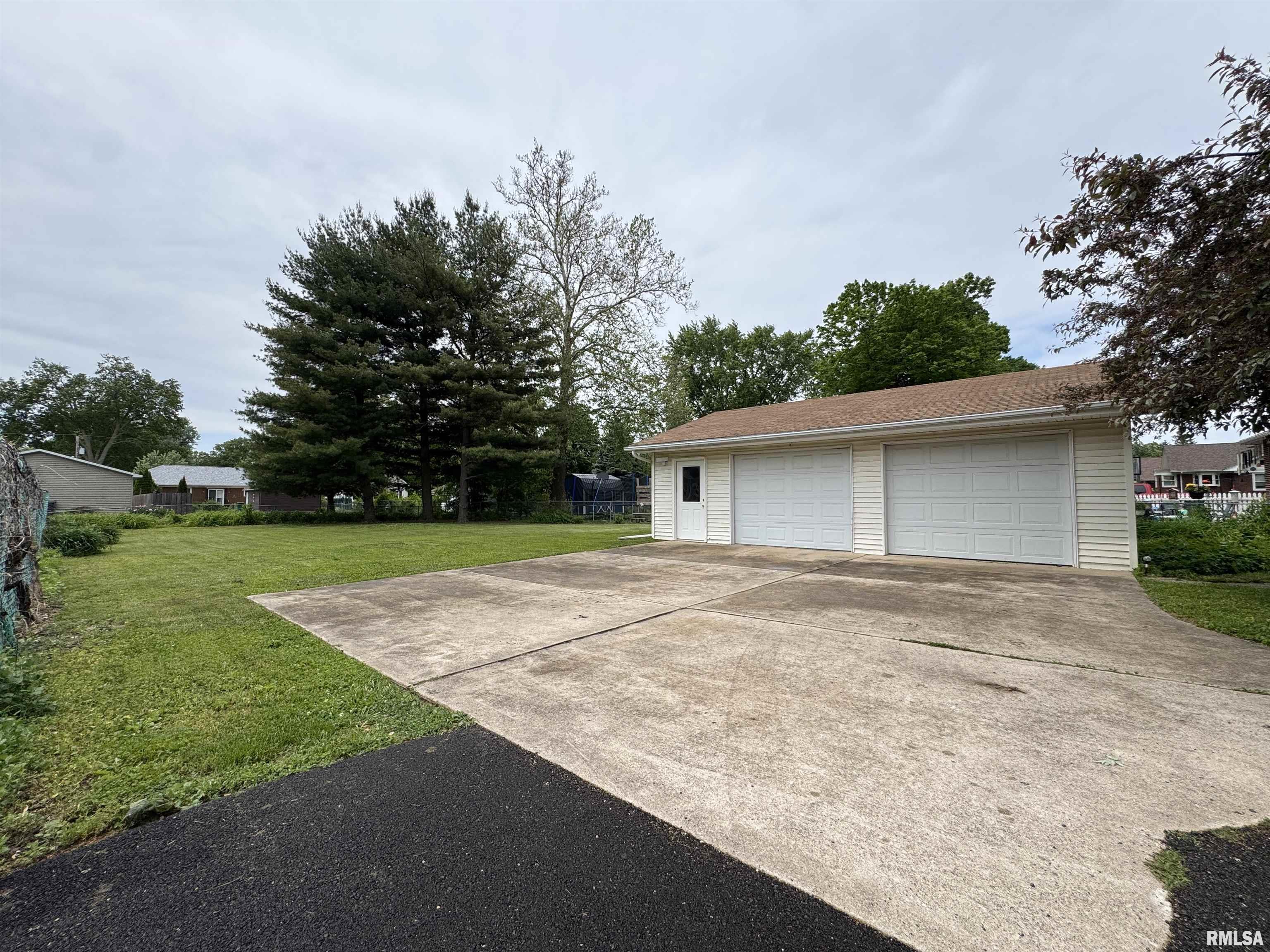 1628 N Seminary Street, Galesburg, Illinois image 6