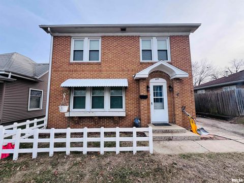 Homes For Sale - 625 N Lafayette Street<br/> Macomb, IL 61455